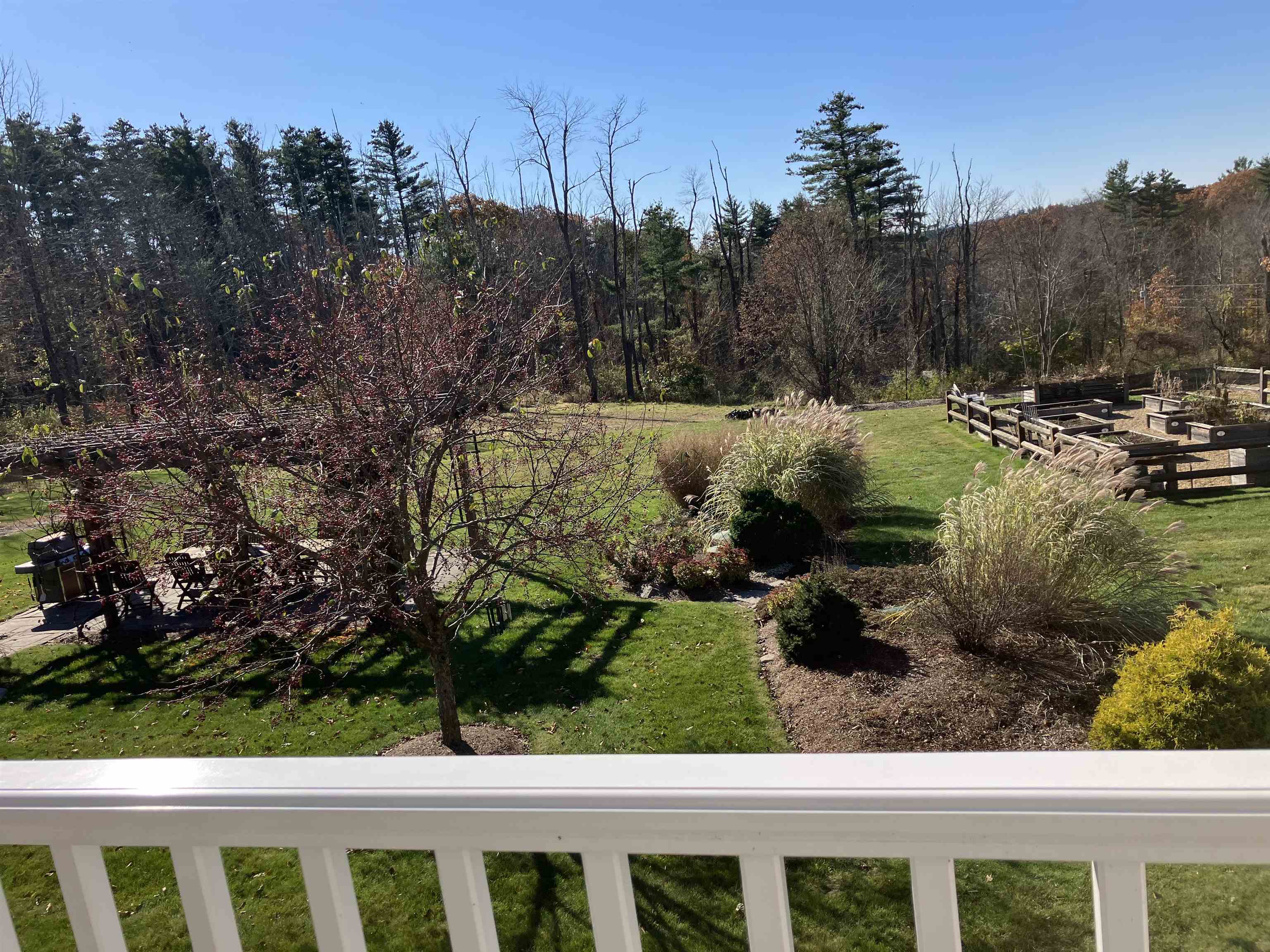 26 N Main St, Mont Vernon, NH 03057