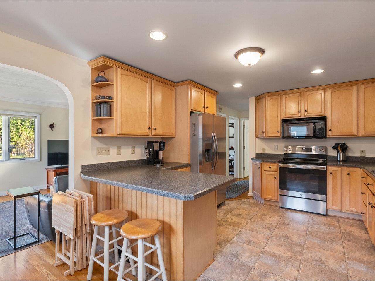 Homes for sale in Burlington, VT | 17 Westward Dr, Burlington, VT 05408 | MLS# 5064716