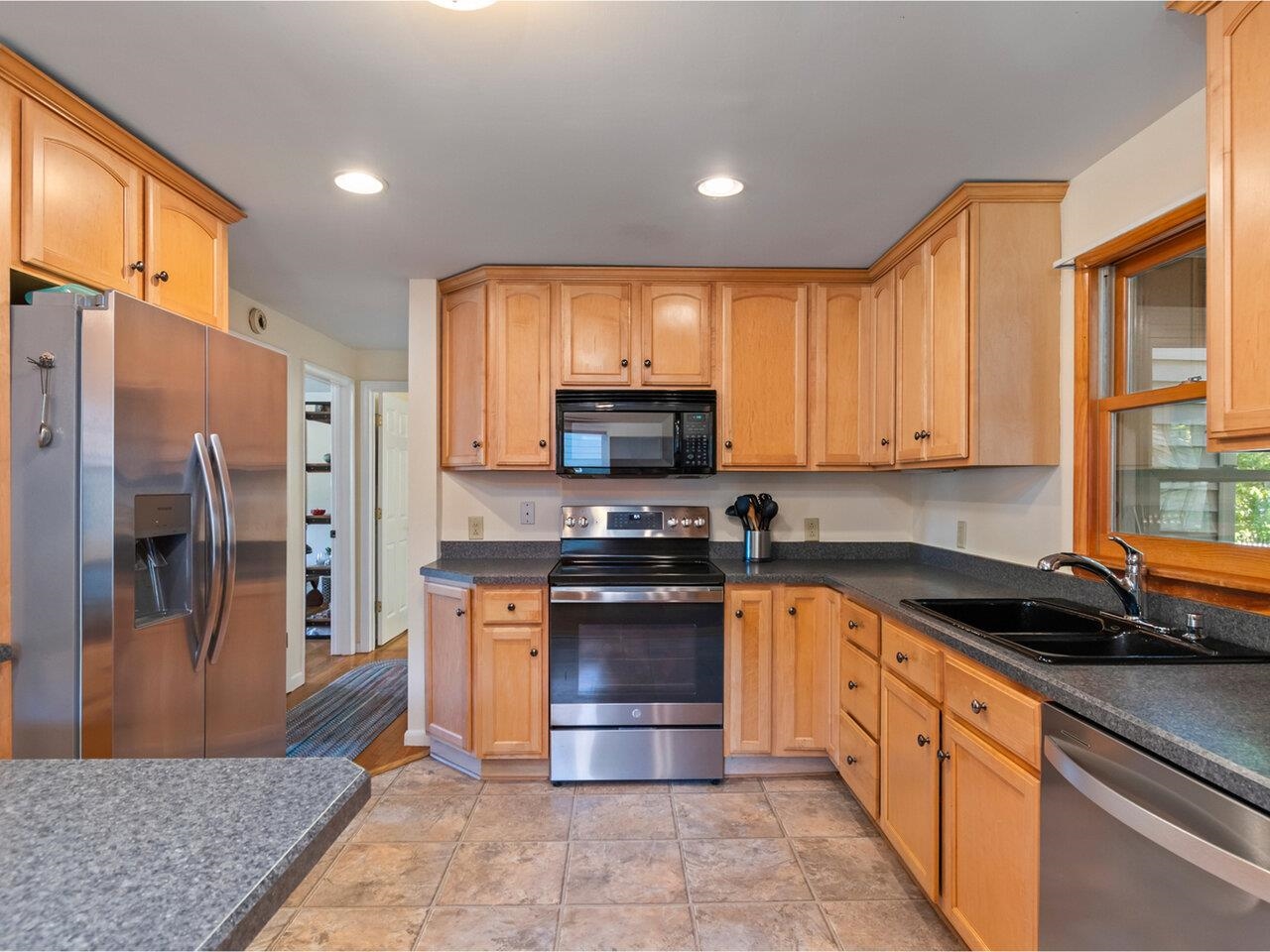 Homes for sale in Burlington, VT | 17 Westward Dr, Burlington, VT 05408 | MLS# 5064716