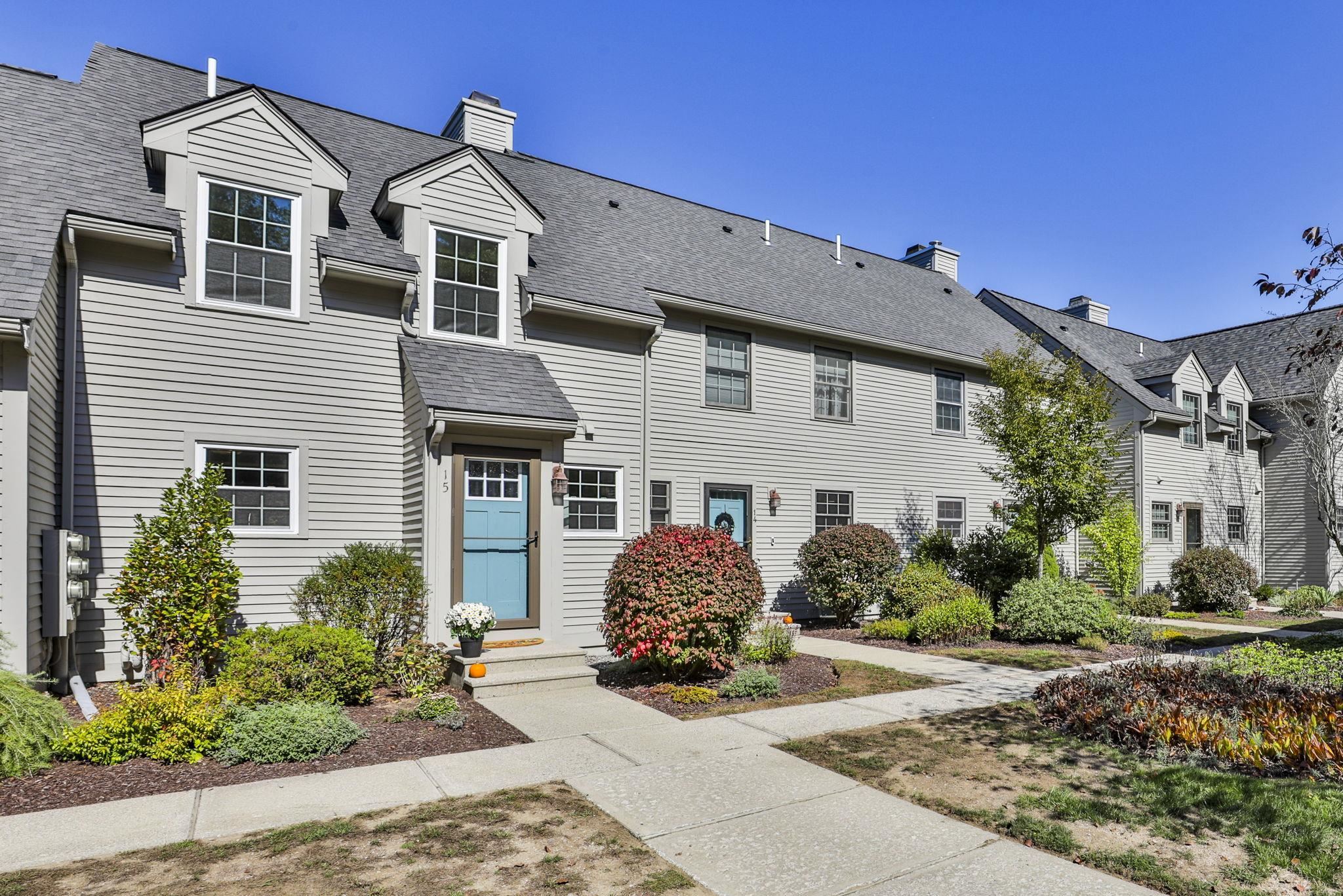 Amherst NH Condo for sale $$450,000 $248 per sq.ft.