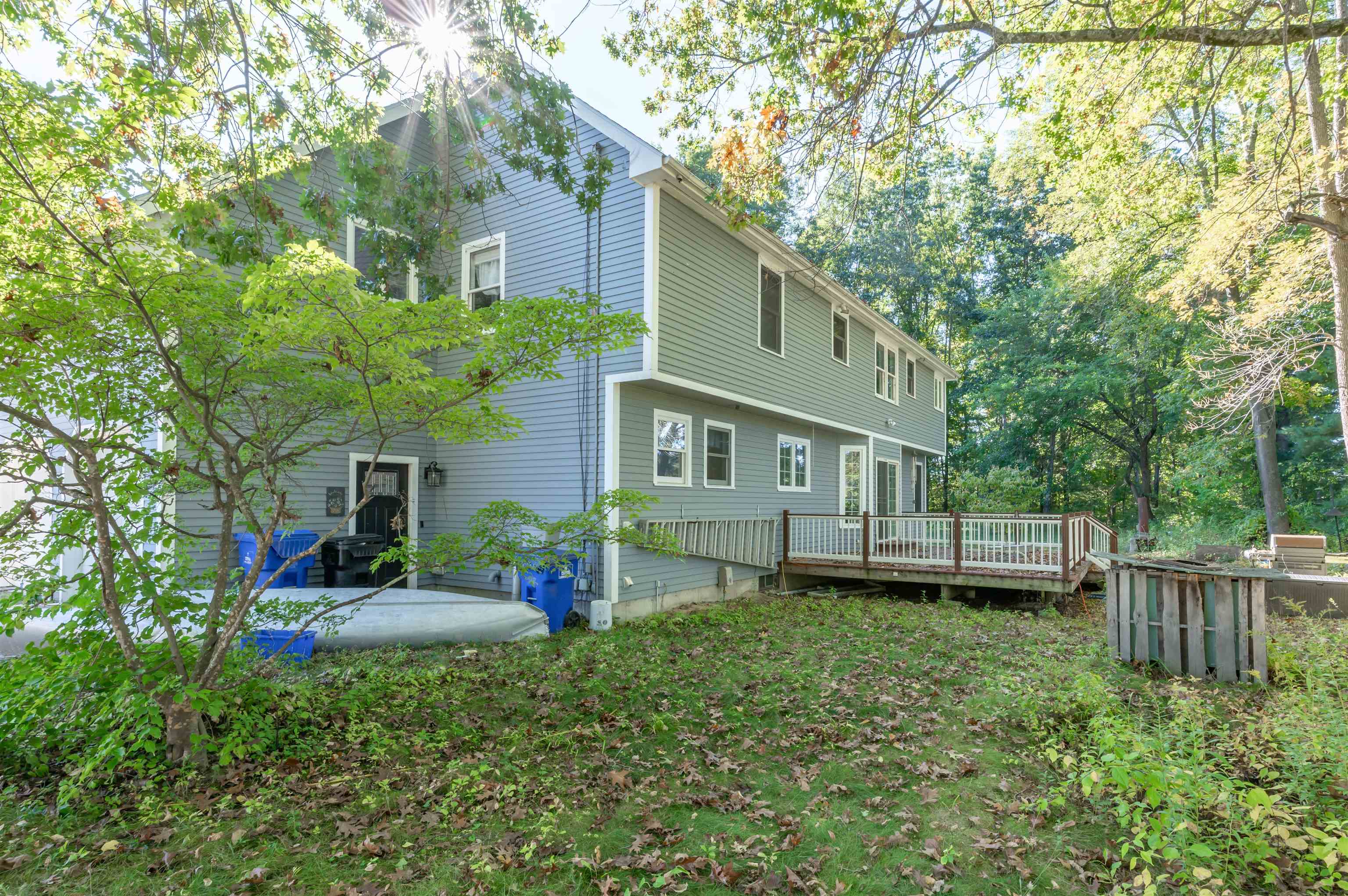 12 Leclair Dr, Hudson, NH 03051