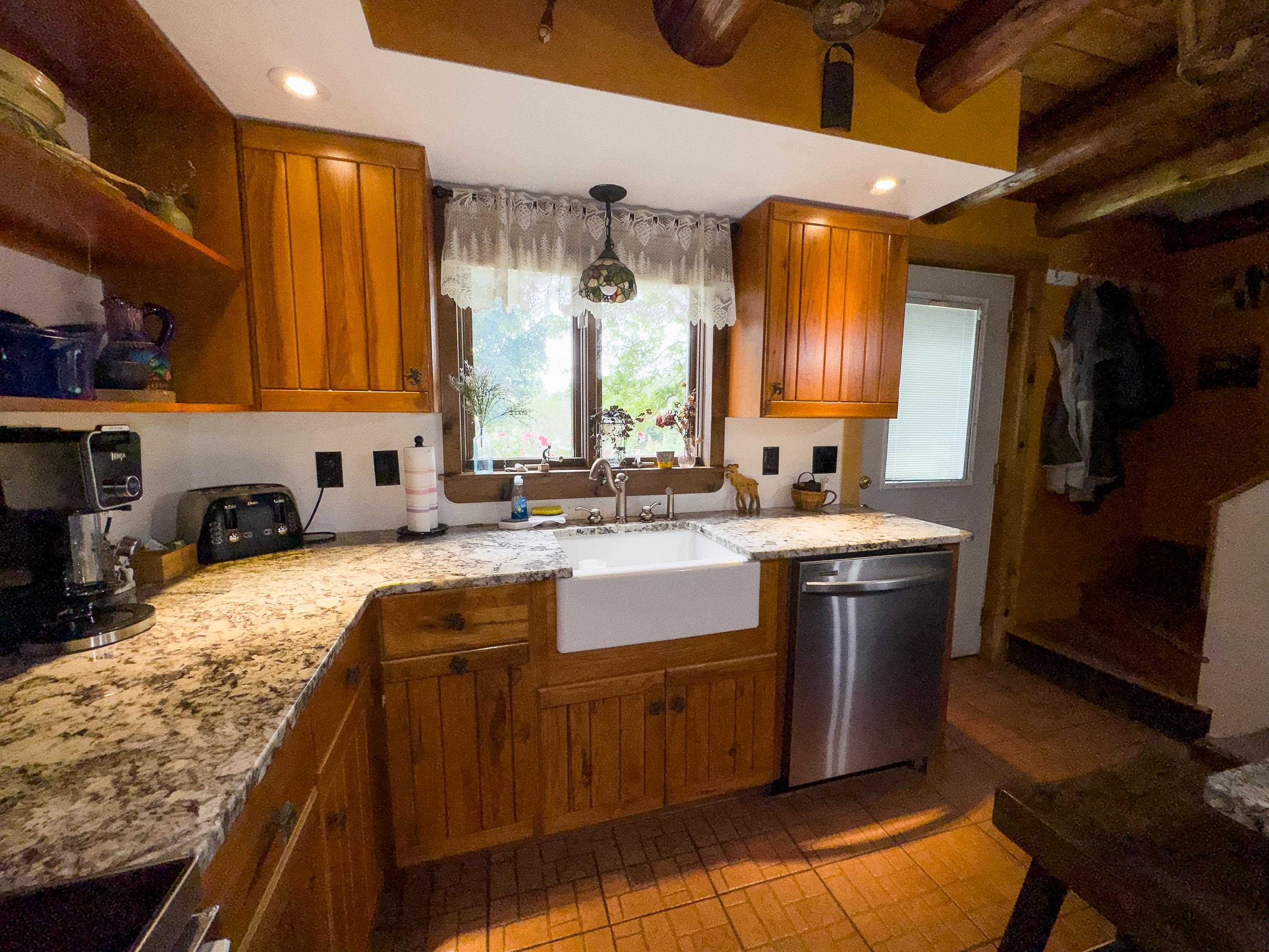 10 Duval Rd, Dalton, NH 03598