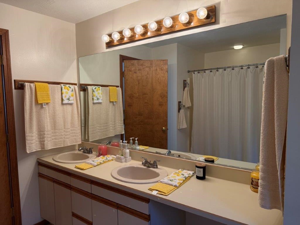 Second Floor Full Bath 24228803