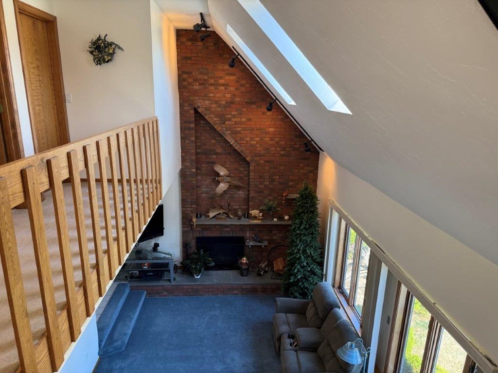 Vaulted Ceilings 24228842