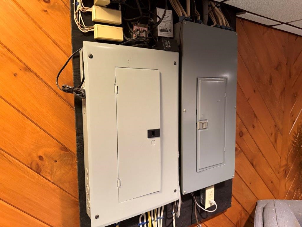 Circuit Breaker Boxes 24228843