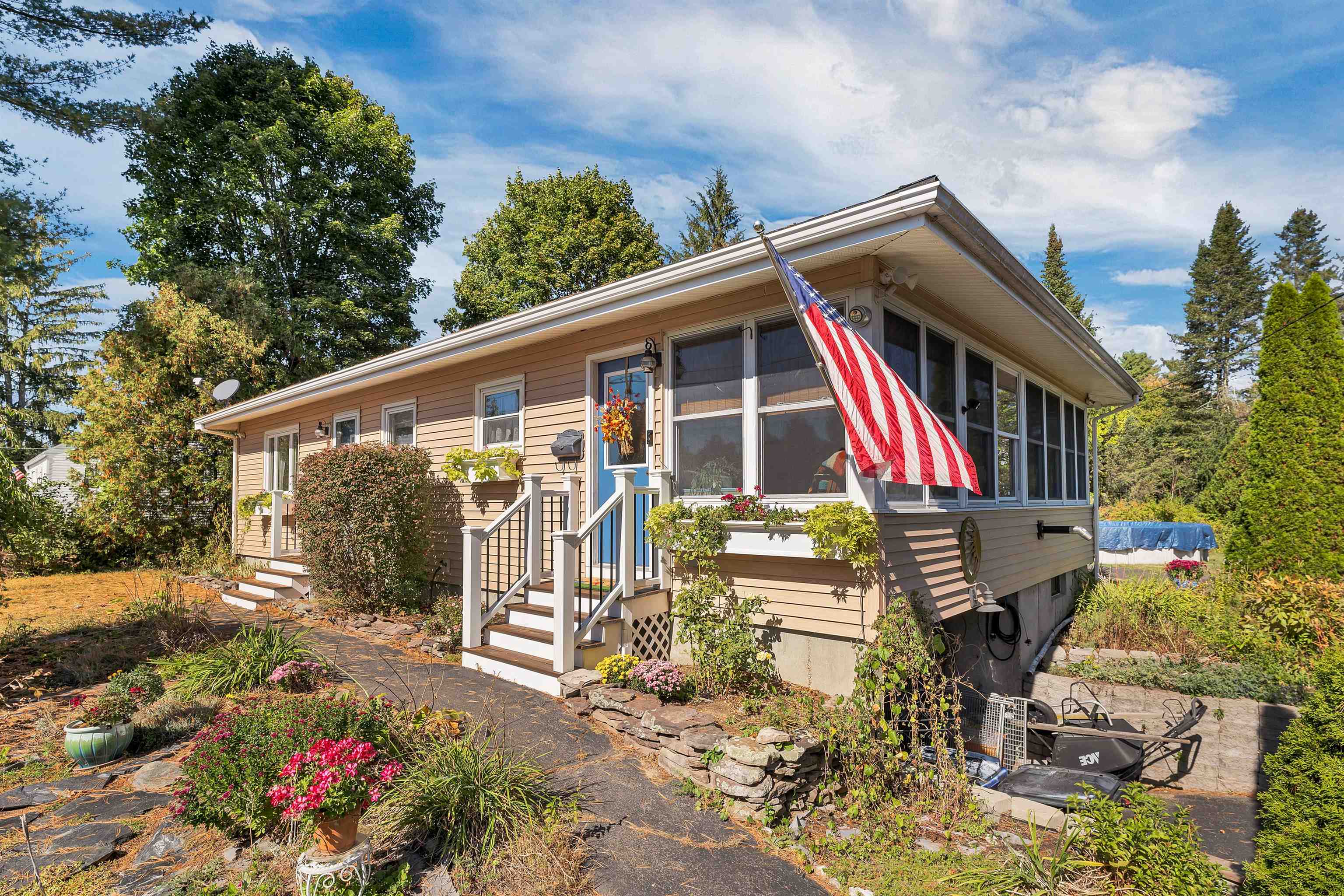 Goffstown NH Home for sale $$420,000 $228 per sq.ft.