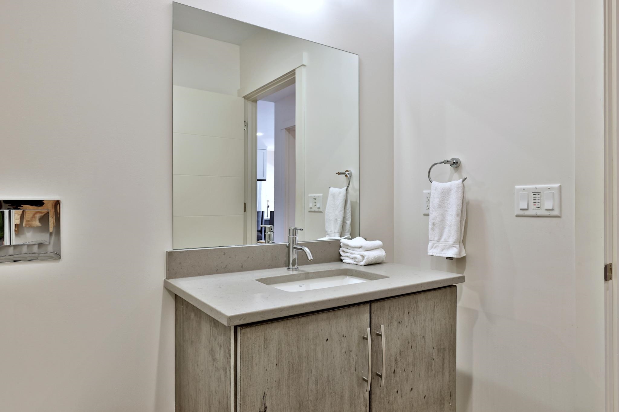 Main level bathroom 24245783