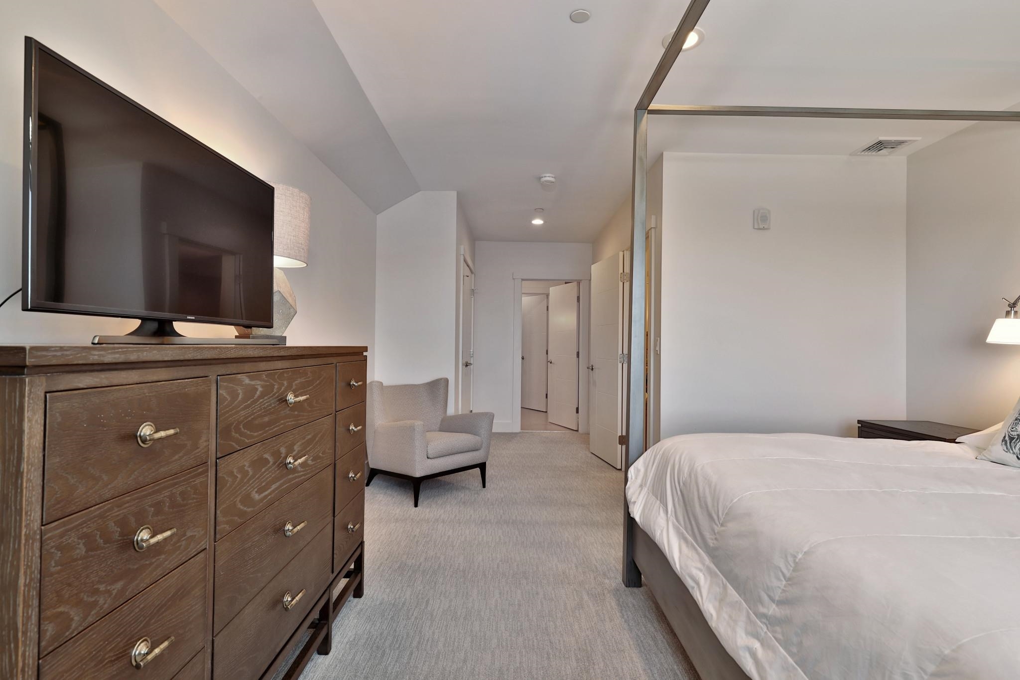 Primary suite 24245795