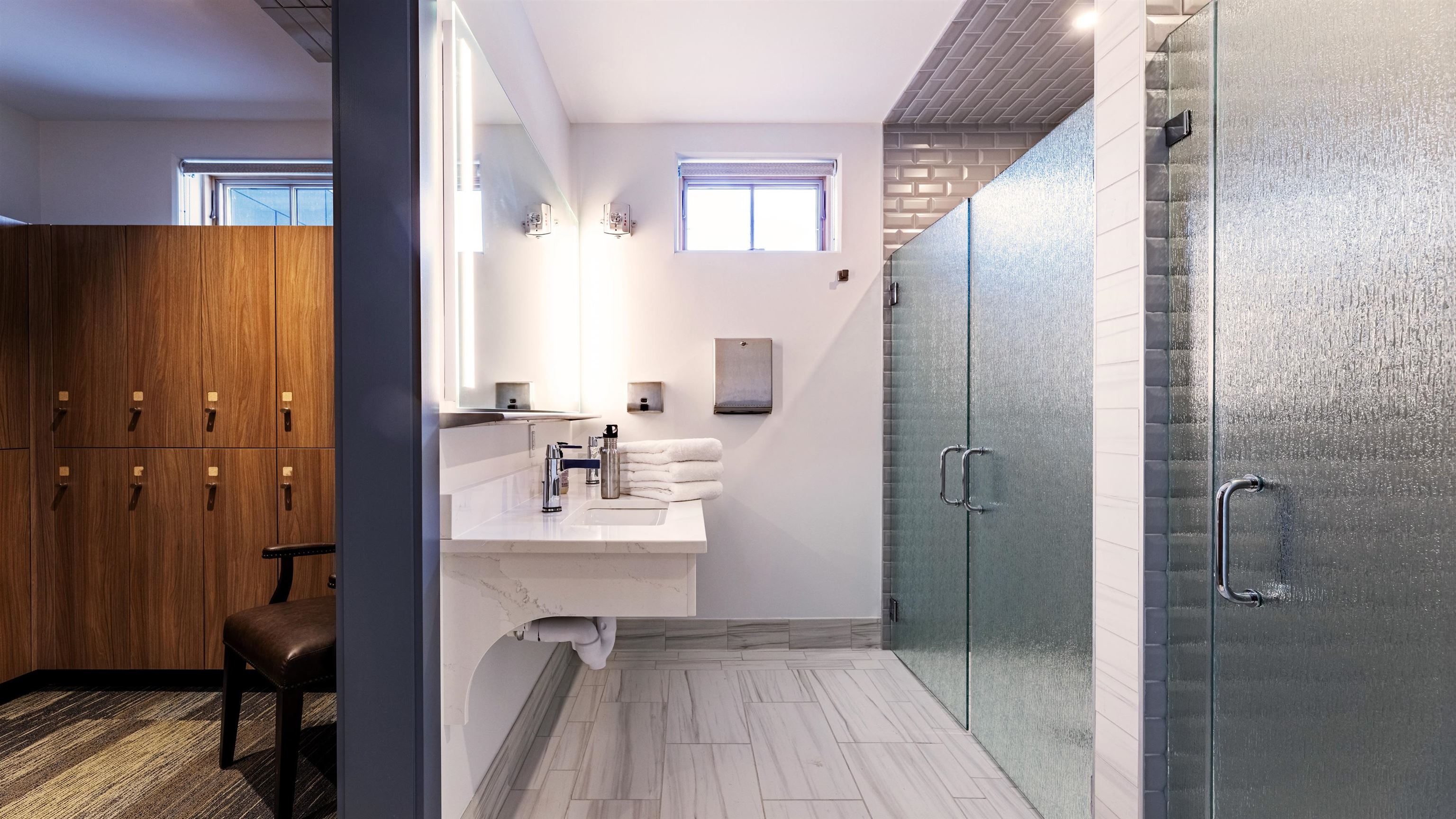 Locker Room 24245800