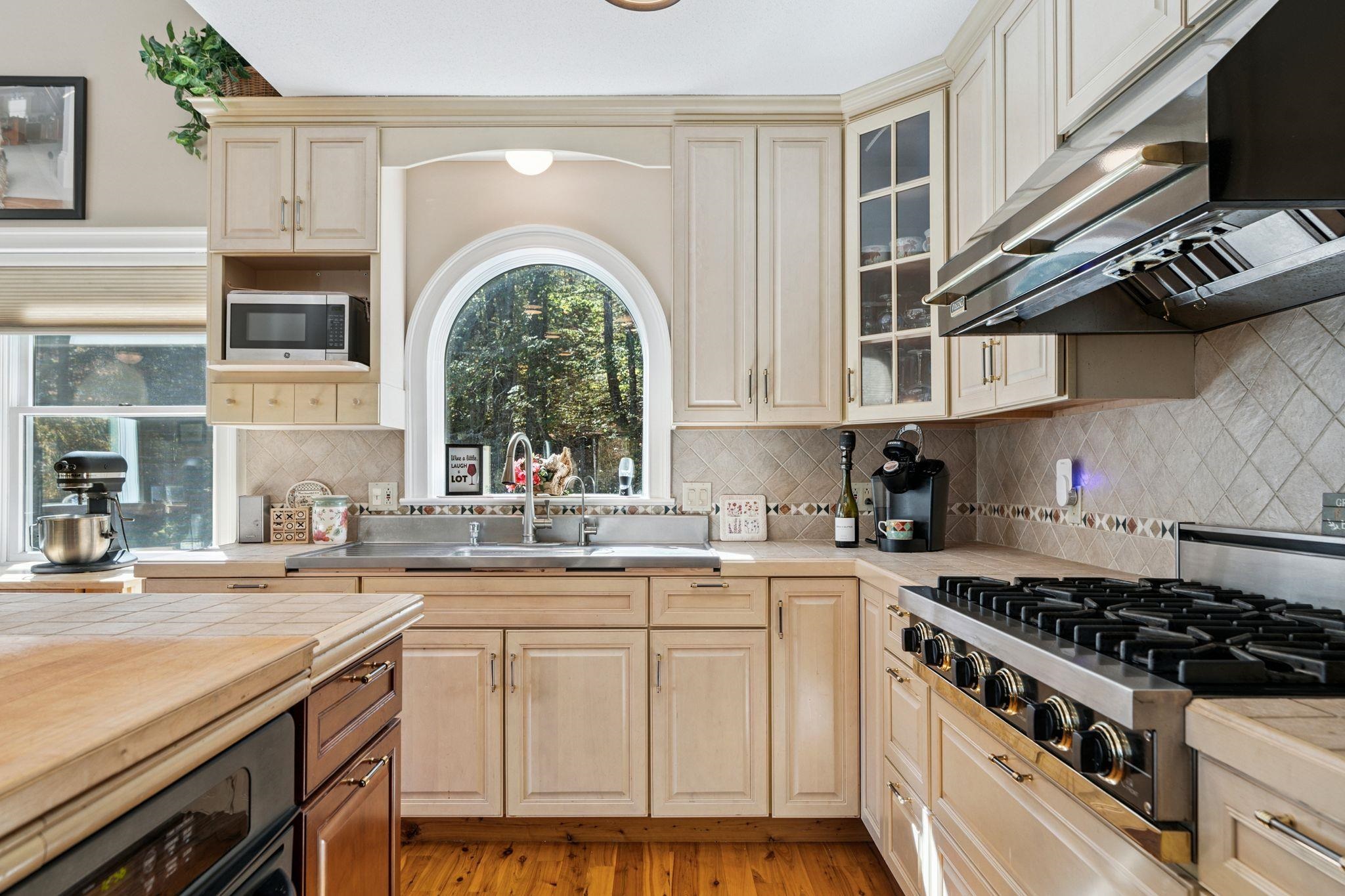 Chefs Kitchen 24193669