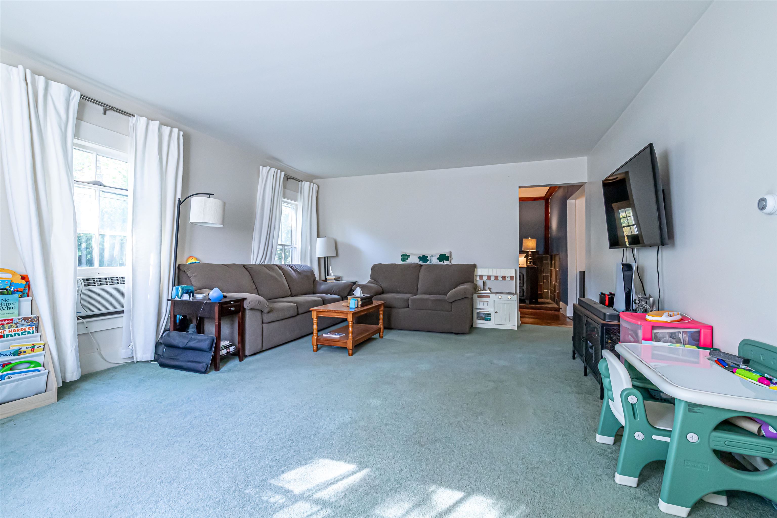 41 School St, Warner, NH 03278