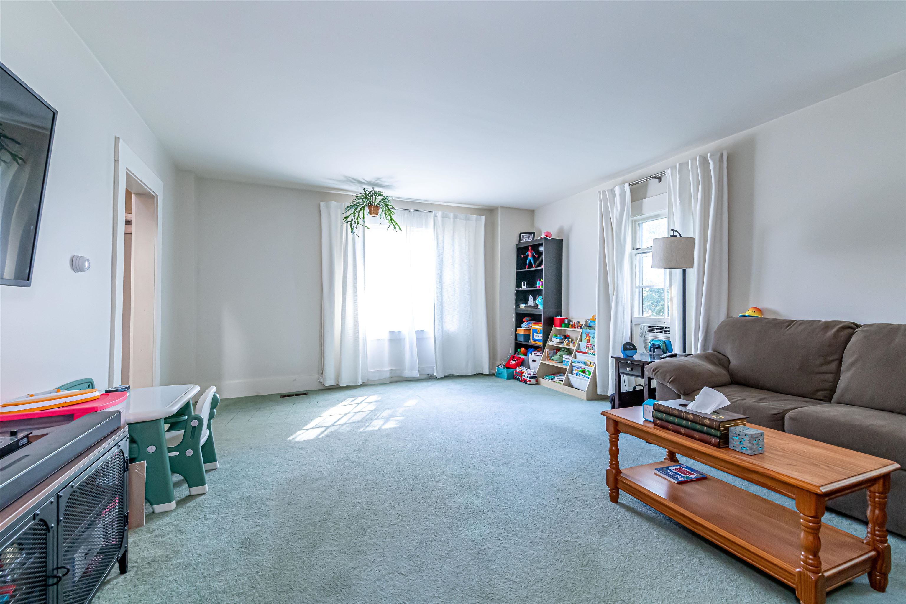 41 School St, Warner, NH 03278