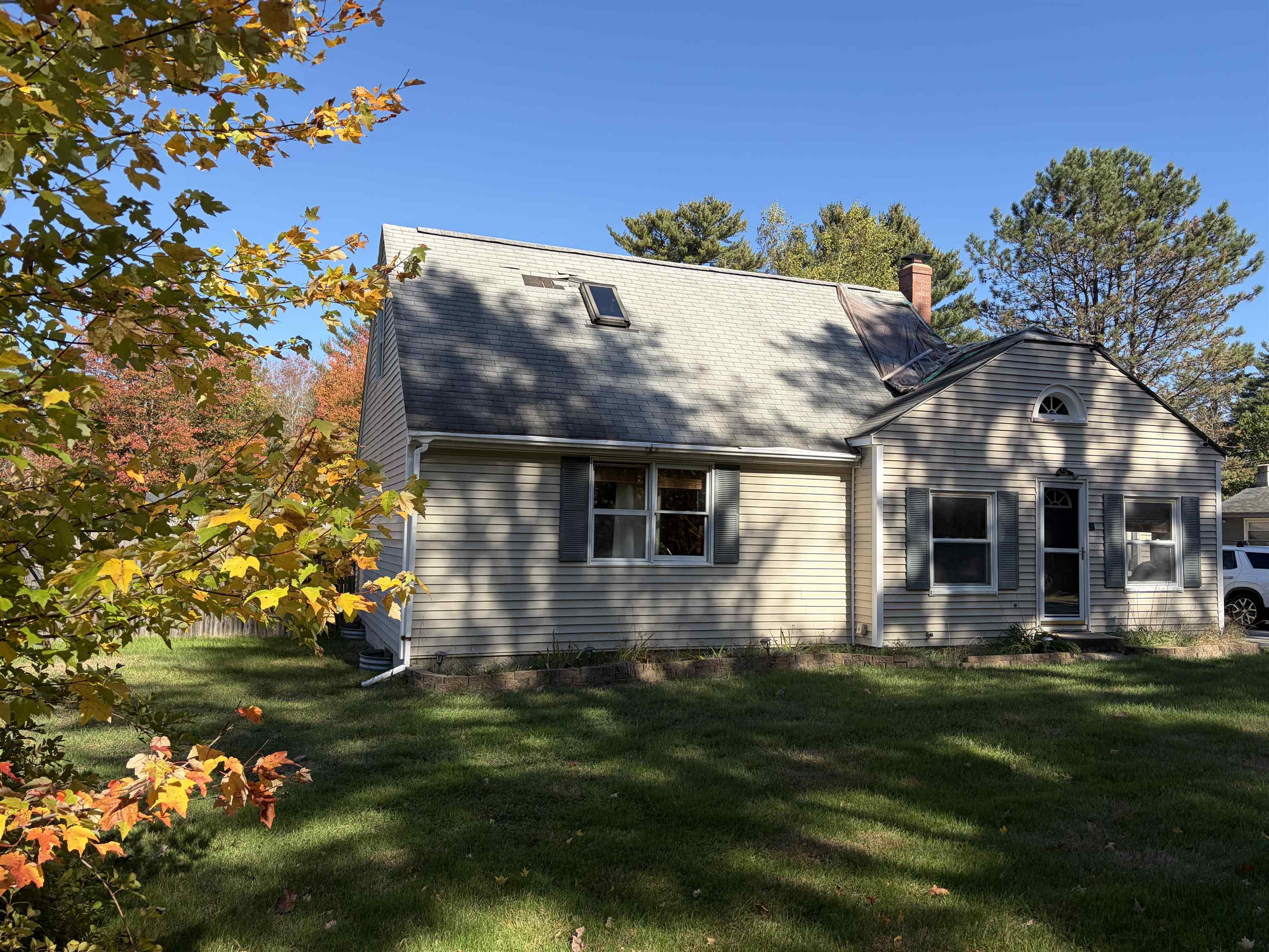 96 Salmon Falls Rd, Rochester, NH 03868