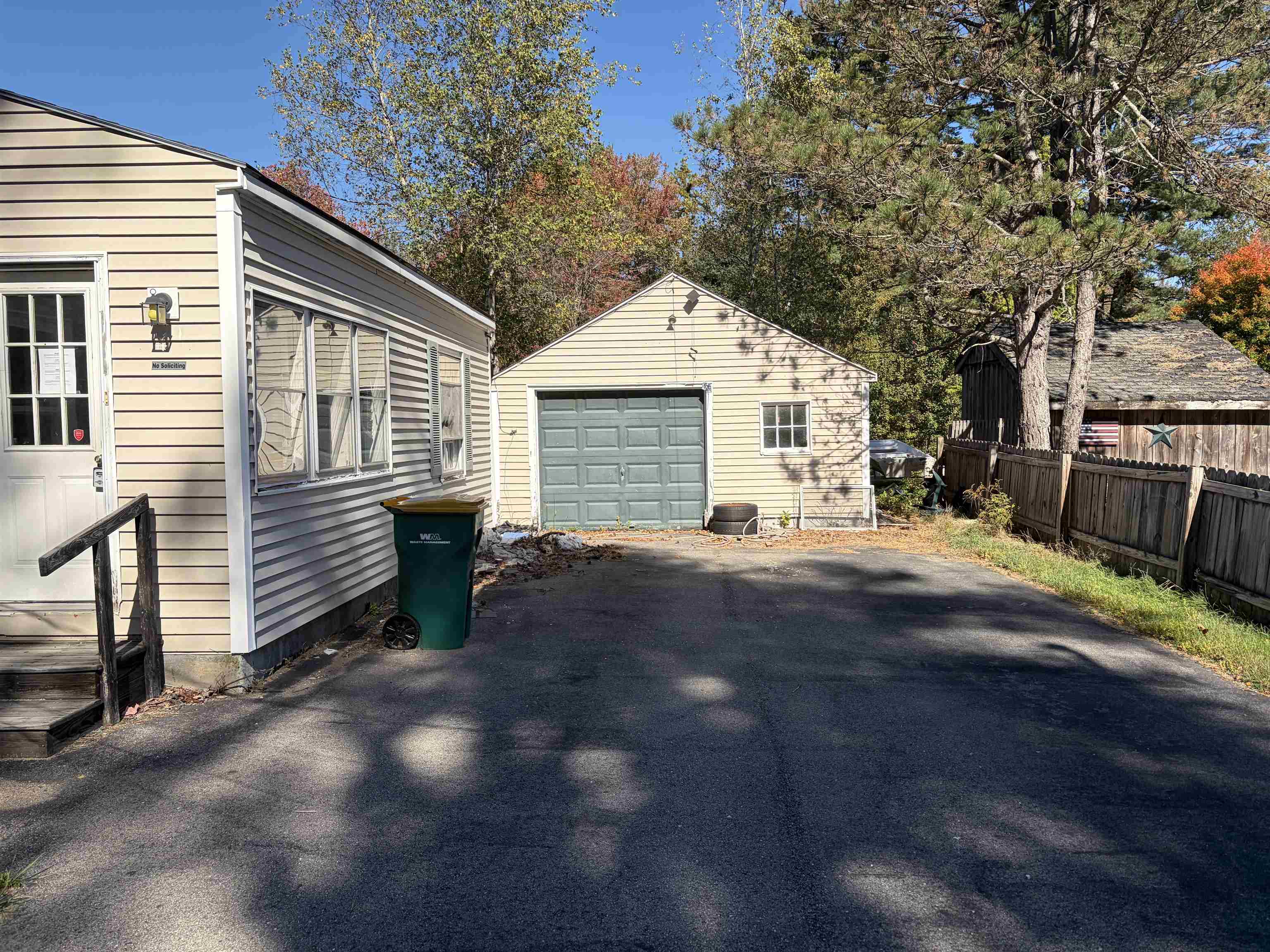 96 Salmon Falls Rd, Rochester, NH 03868