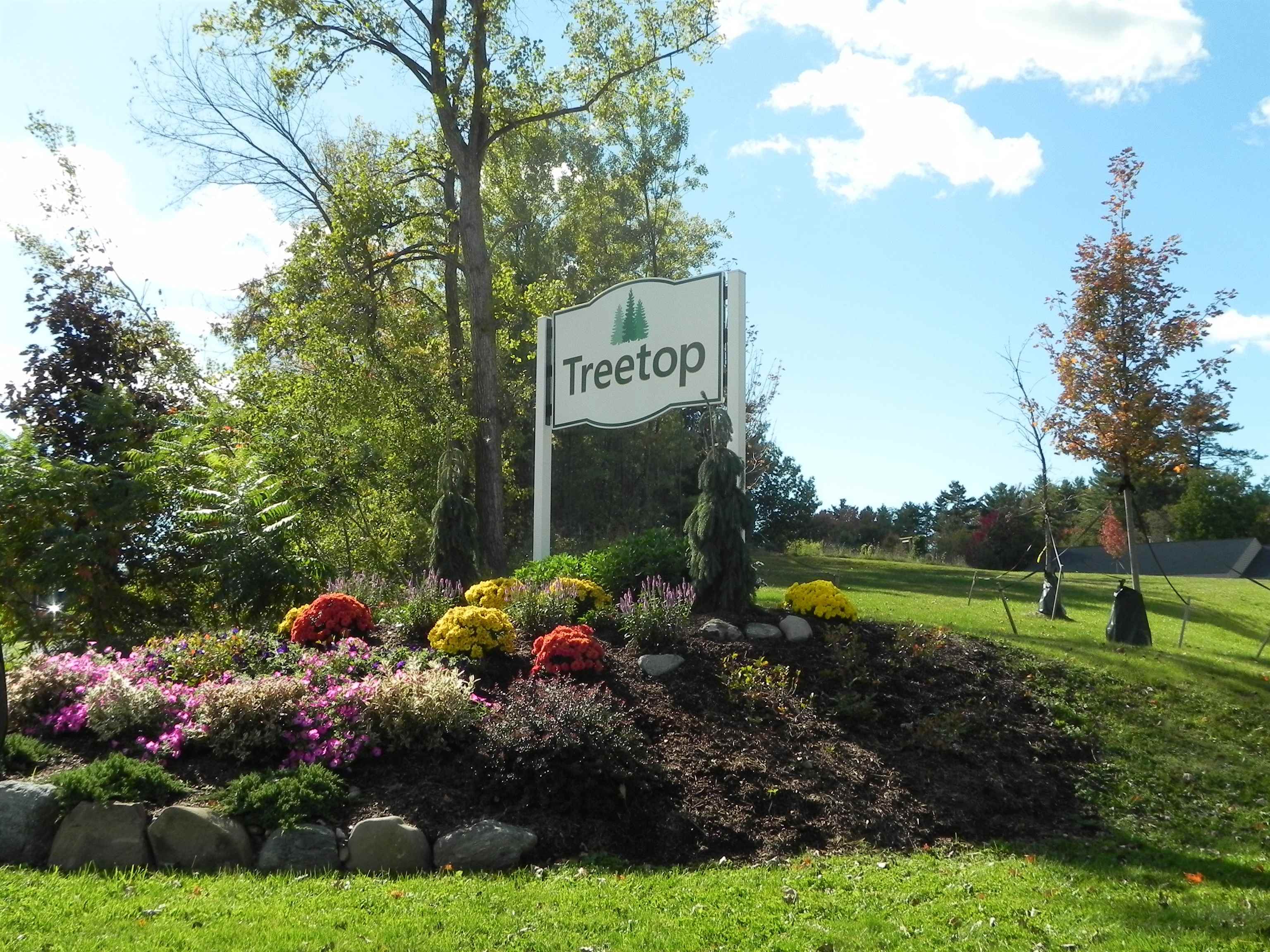 Homes for sale in South Burlington, VT | 17 Hawthorne Cir, South Burlington, VT 05403 | MLS# 5065171