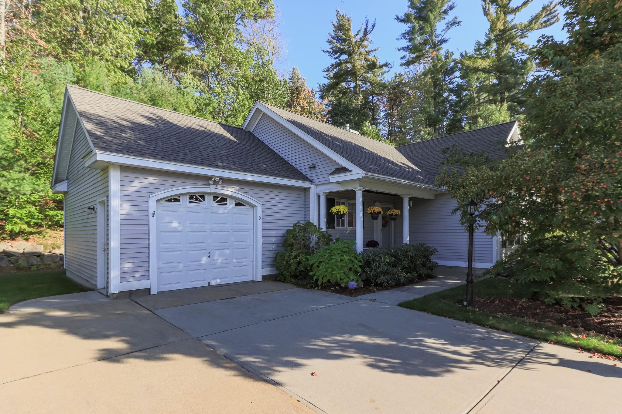 Homes for sale in Bow, NH | 5 Holly Cir, Bow, NH 03304 | MLS# 5065280