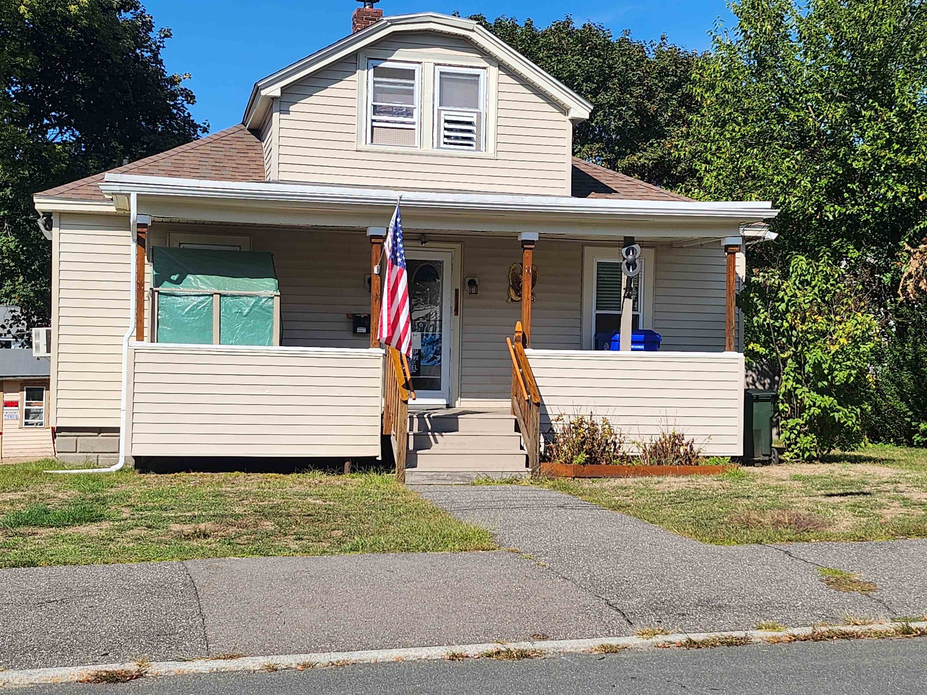 Manchester NH Home for sale $$369,900 $214 per sq.ft.