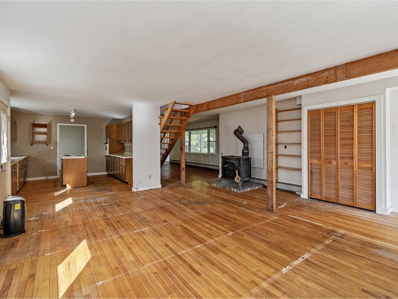 Homes for sale in Shelburne, VT | 5272 Spear St, Shelburne, VT 05482 | MLS# 5065389