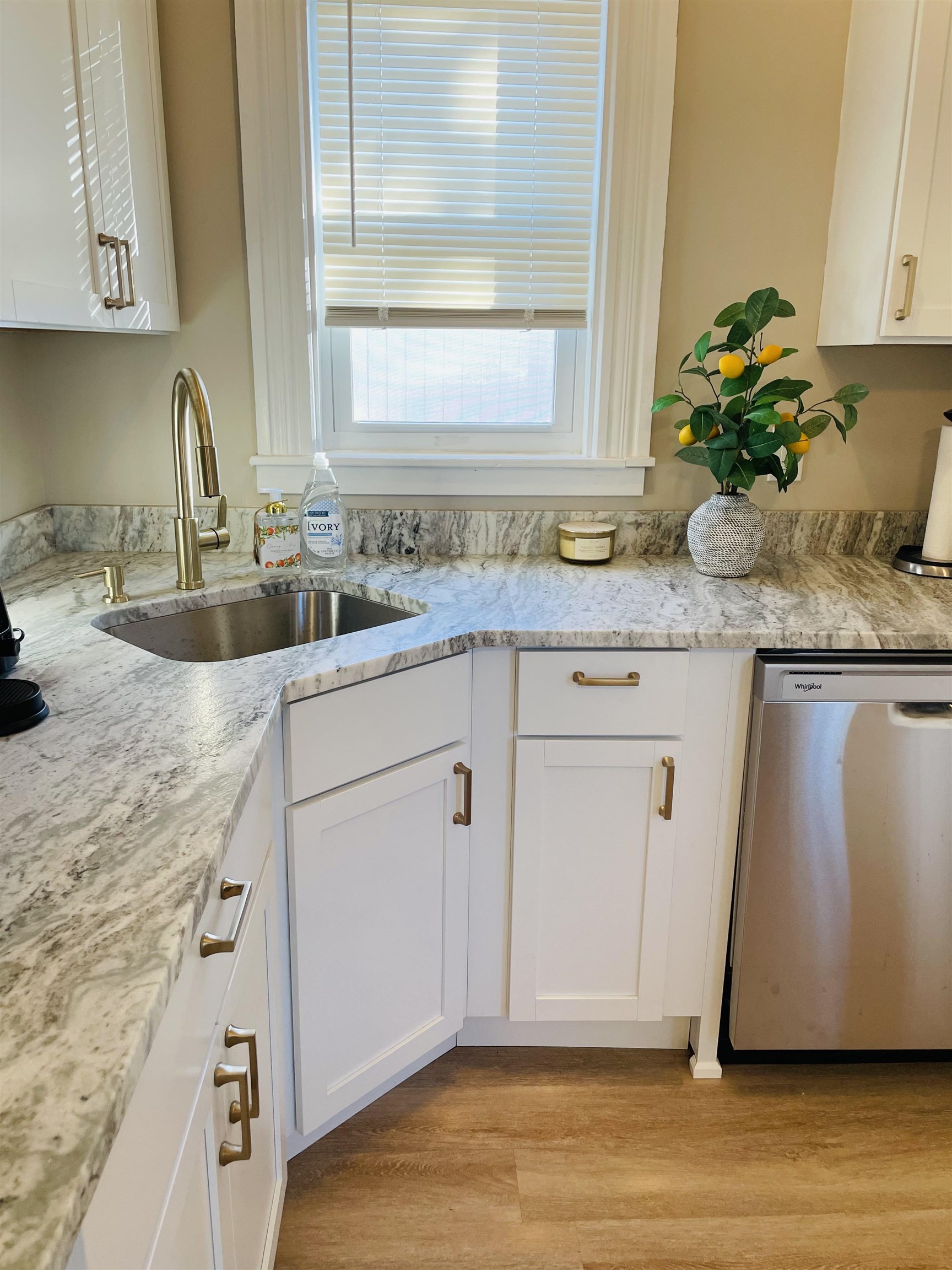 Homes for sale in Manchester, NH | 118 W Hillcrest Ave, Manchester, NH 03103 | MLS# 5065432