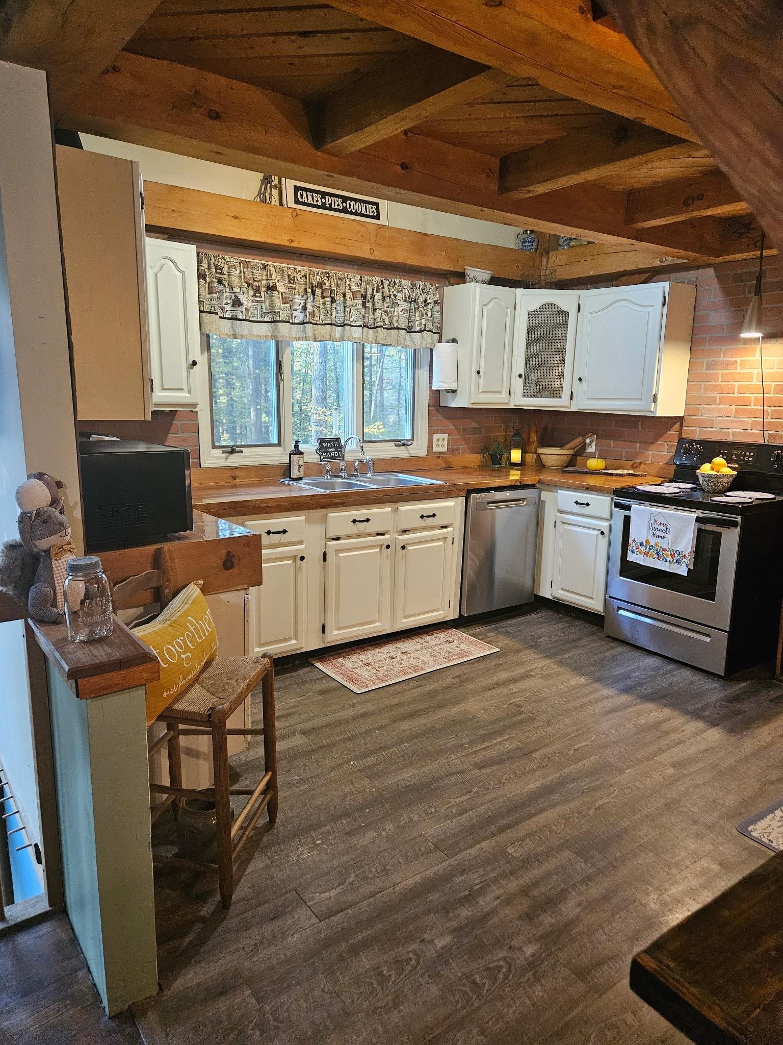 Homes for sale in Newmarket, NH | 141 Hersey Ln, Newmarket, NH 03857 | MLS# 5065445