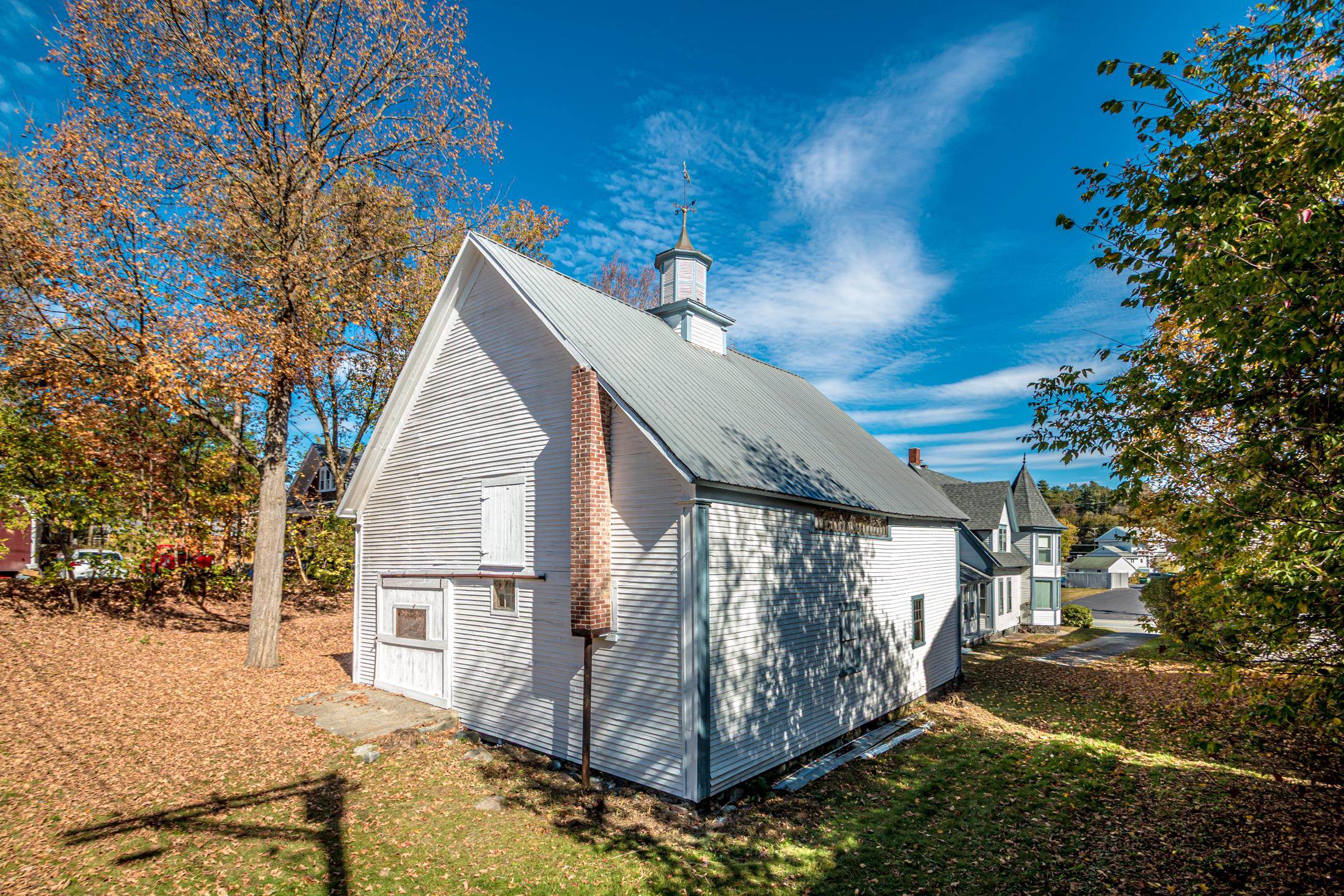 19 Elm St, Whitefield, NH 03598