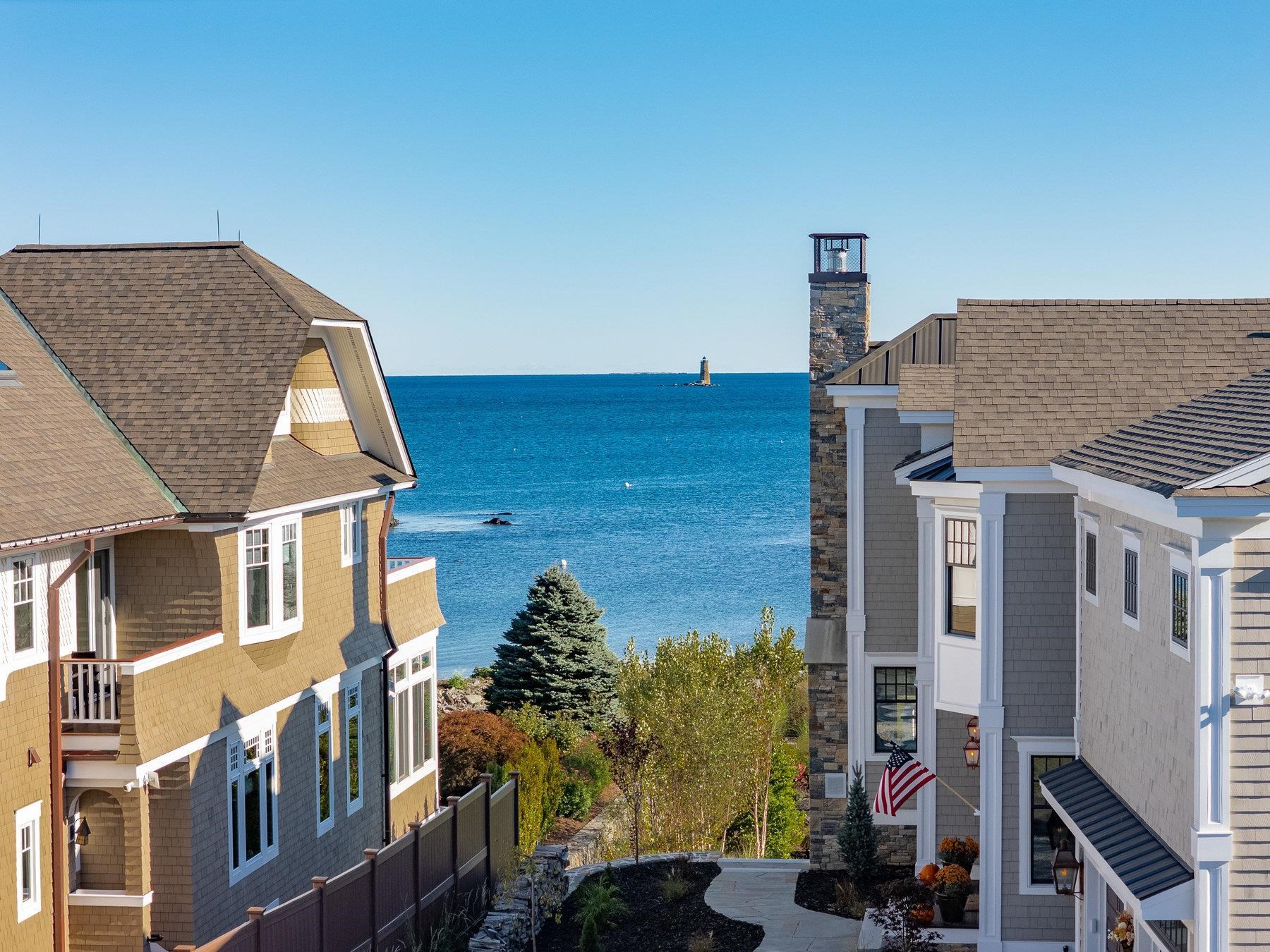 24 Seabreeze Ln, New Castle, NH 03854