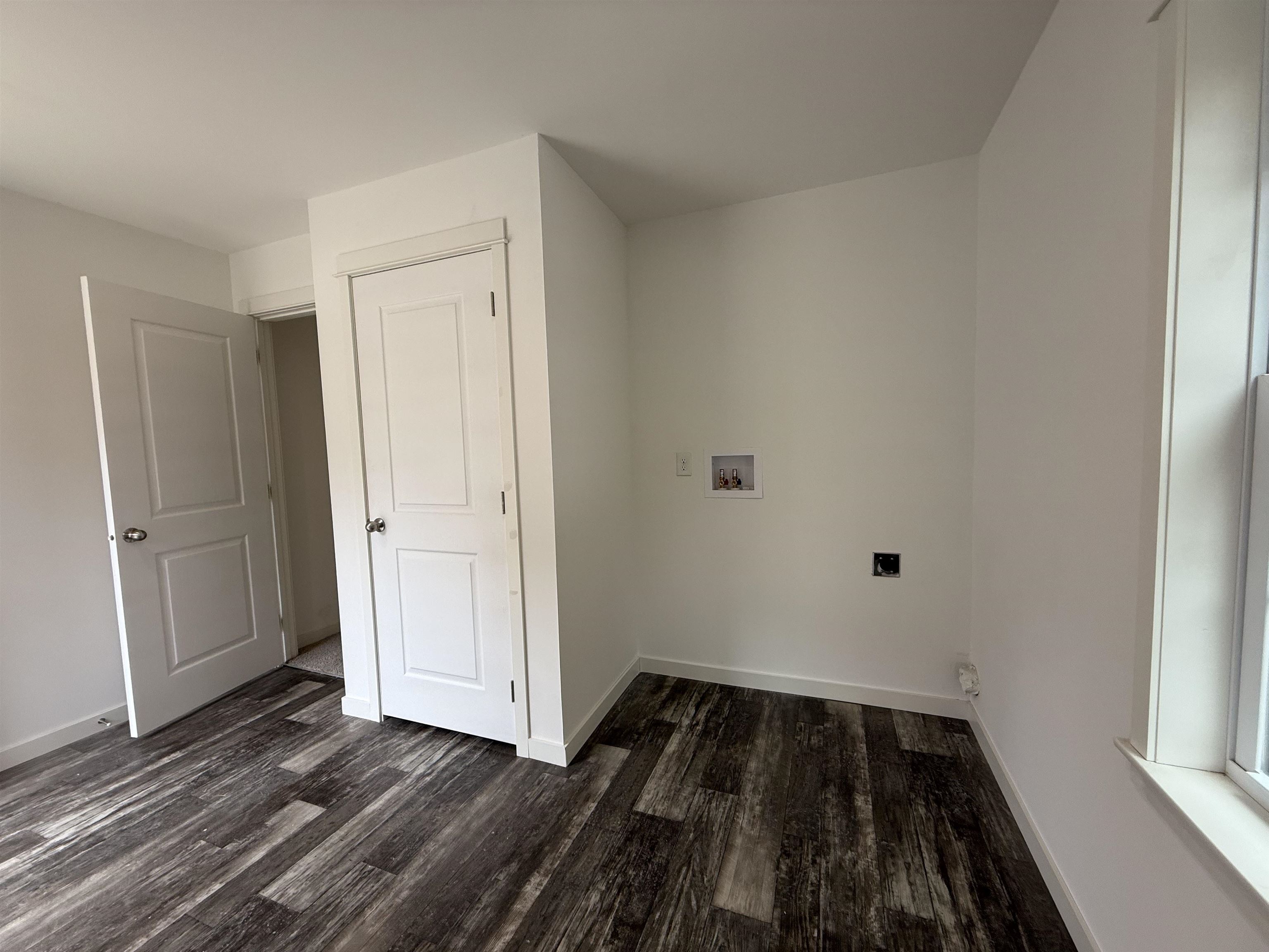 Laundry Hook Up 24275644