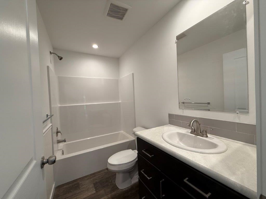 First Floor Full Bath 24275293