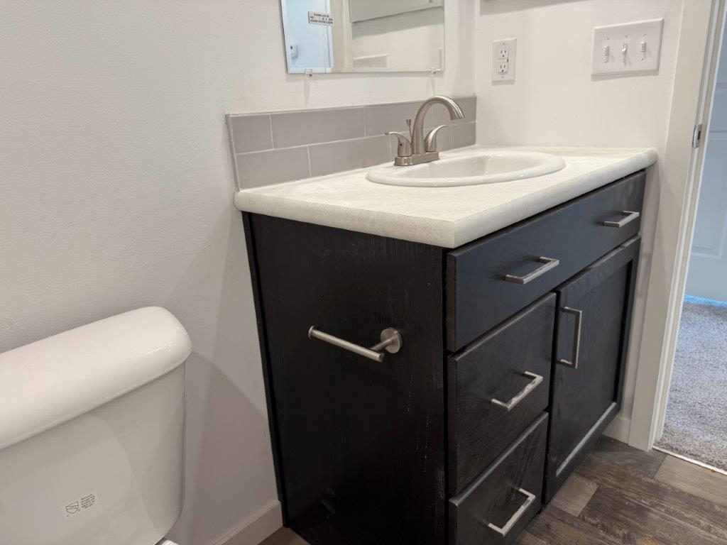 First Floor Bath 24275291