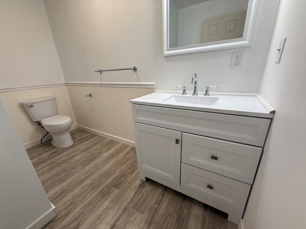 Primary Bathroom 24275316