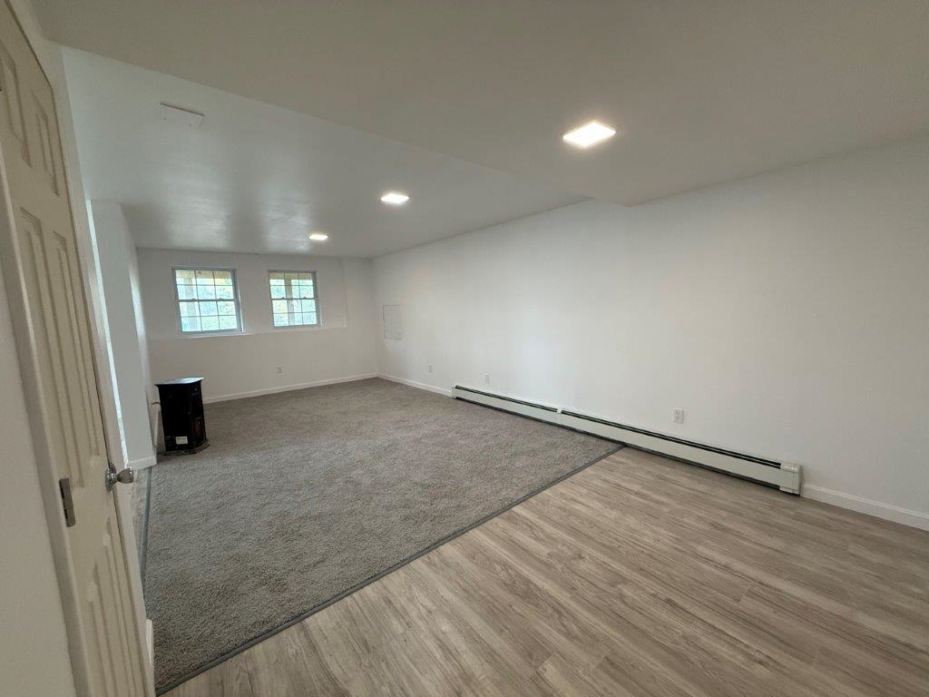 TV/Media Area 24275336