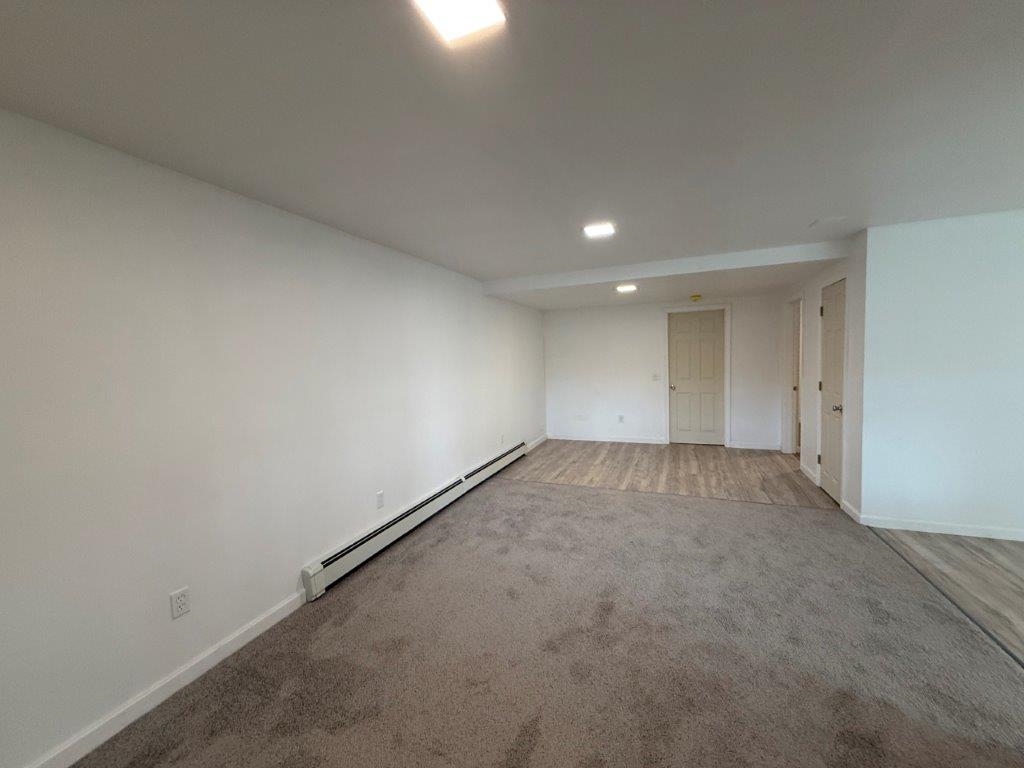 TV/Media Area 24275338