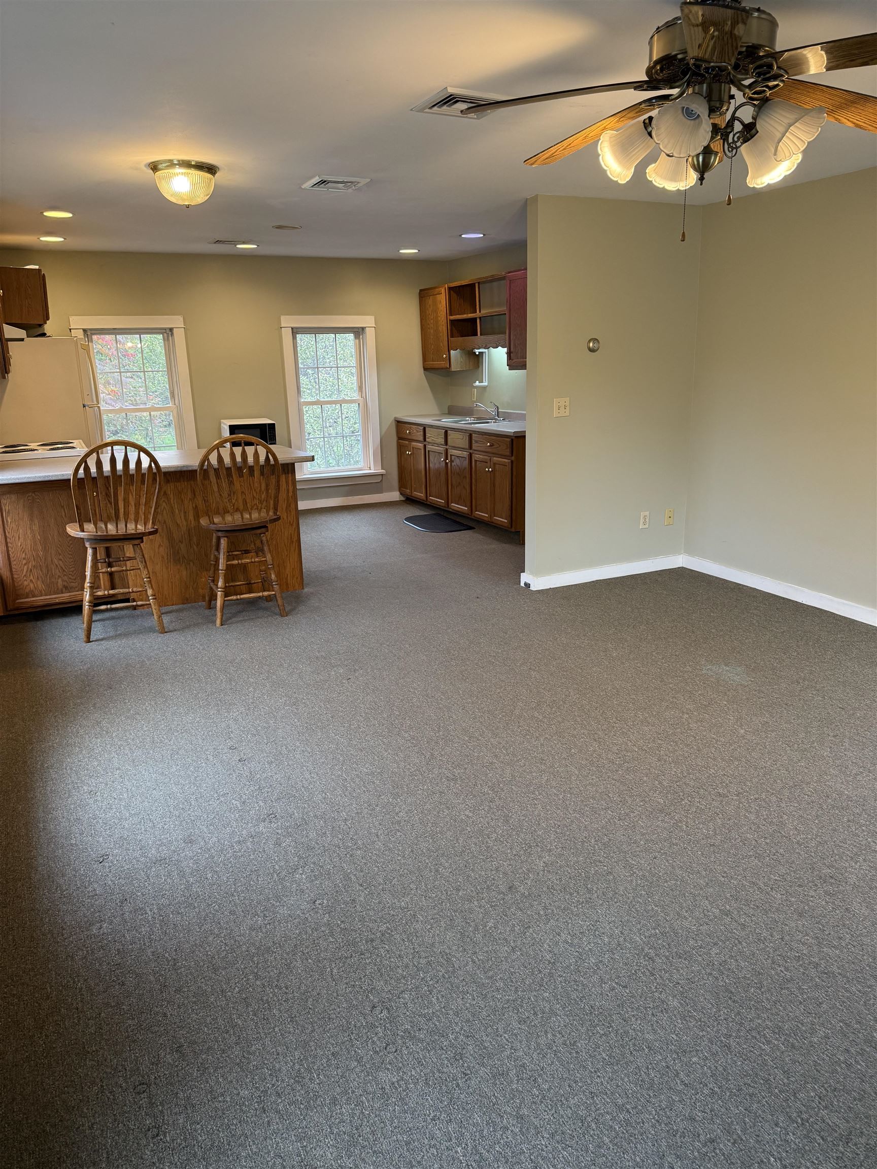 CHARLESTOWN NH Charlestown_NH for sale $Apartment For Lease: $1,800