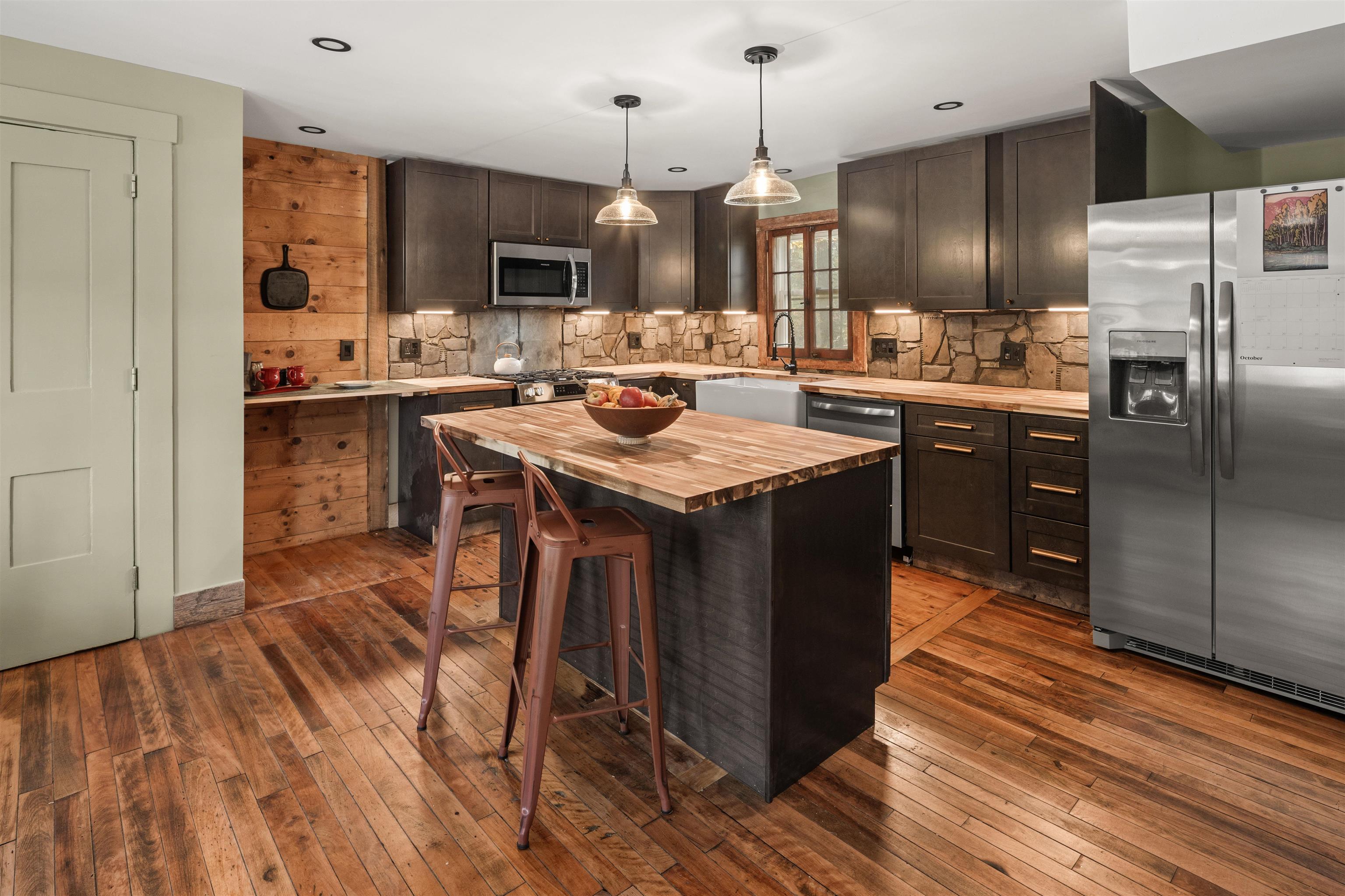 Homes for sale in Johnson, VT | 19 Sinclair Rd, Johnson, VT 05656 | MLS# 5065822