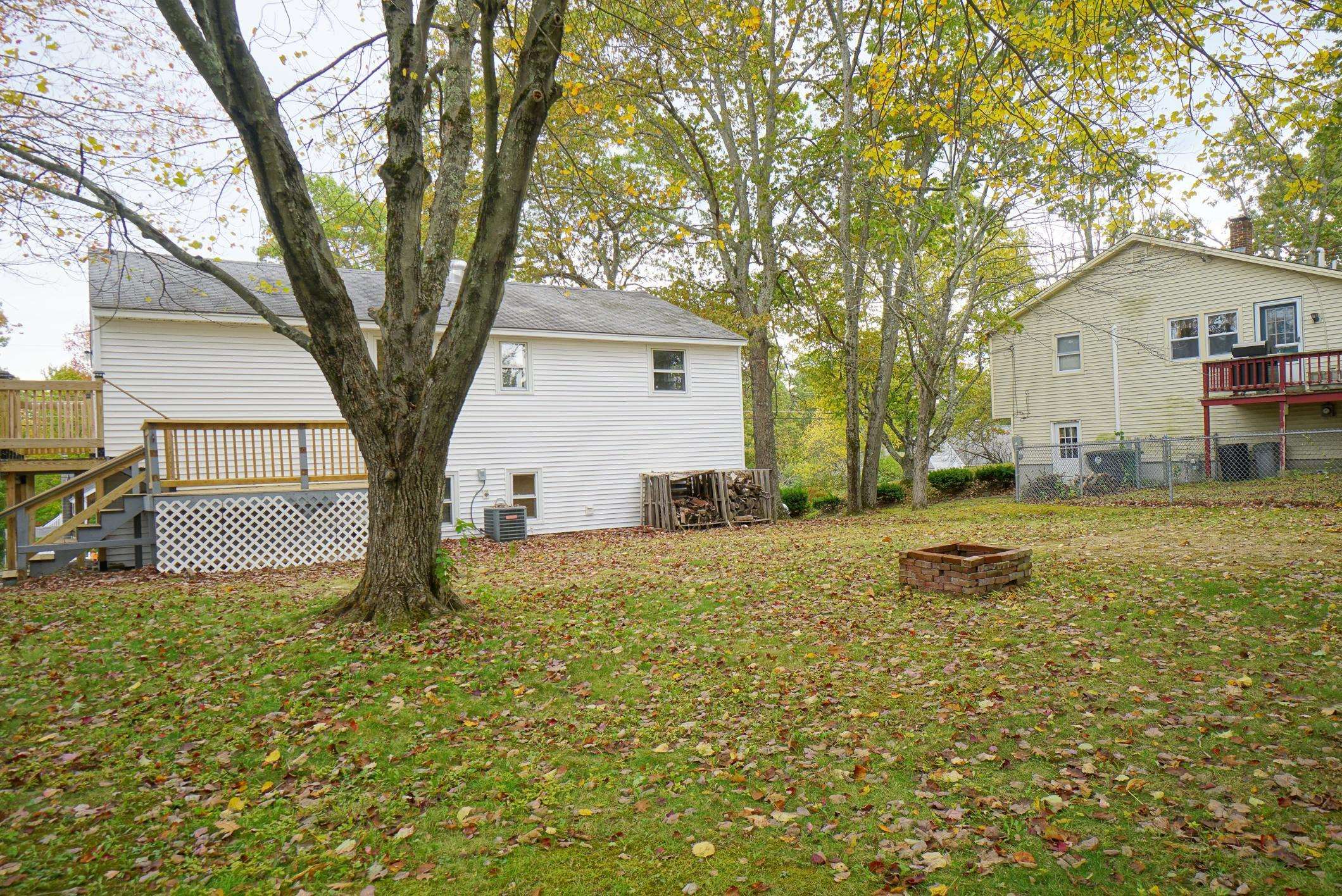 42 Woodfield St, Nashua, NH 03062