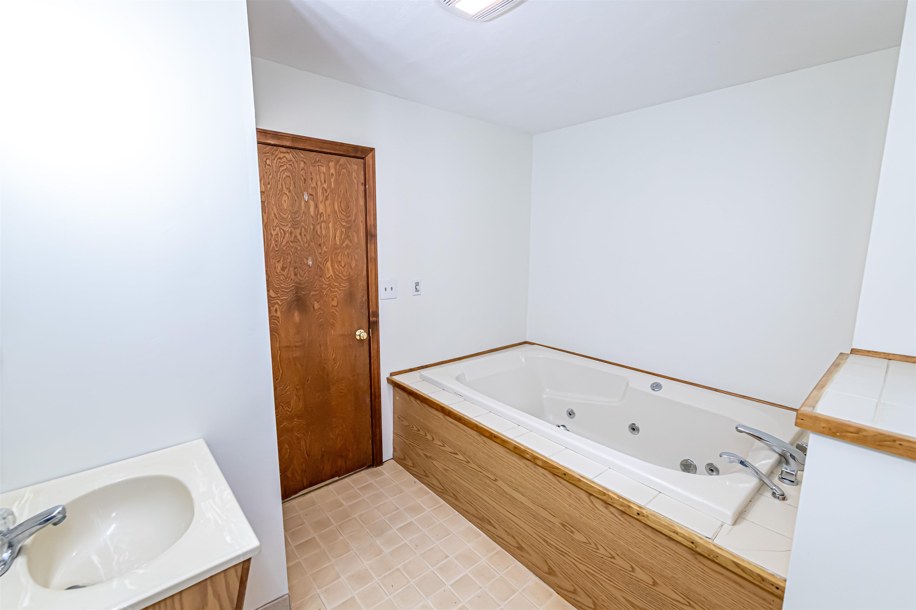 Homes for sale in Newmarket, NH | 10 Merrill Ln, Newmarket, NH 03857 | MLS# 5065970