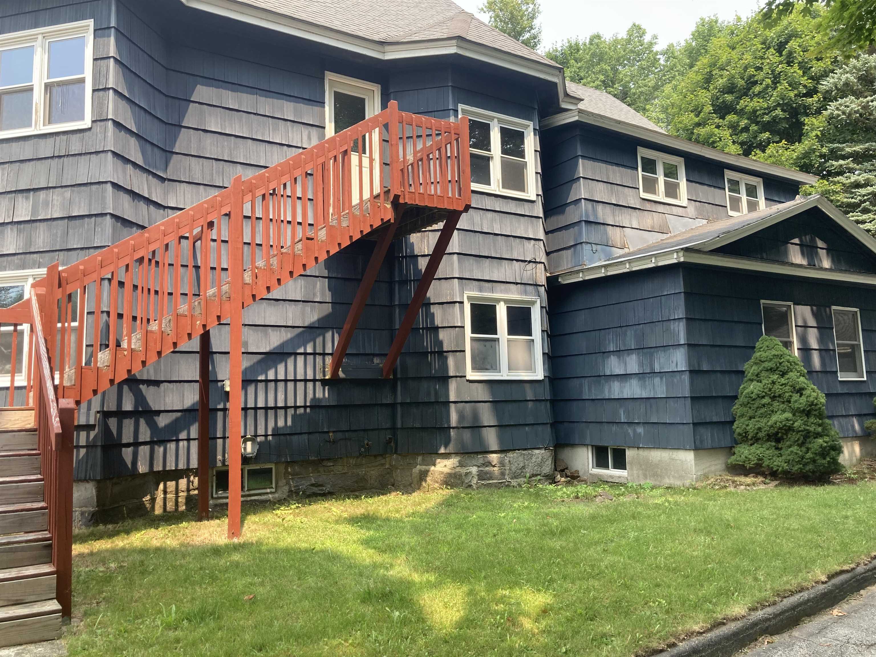 150 Prospect St, Berlin, NH 03570-1944