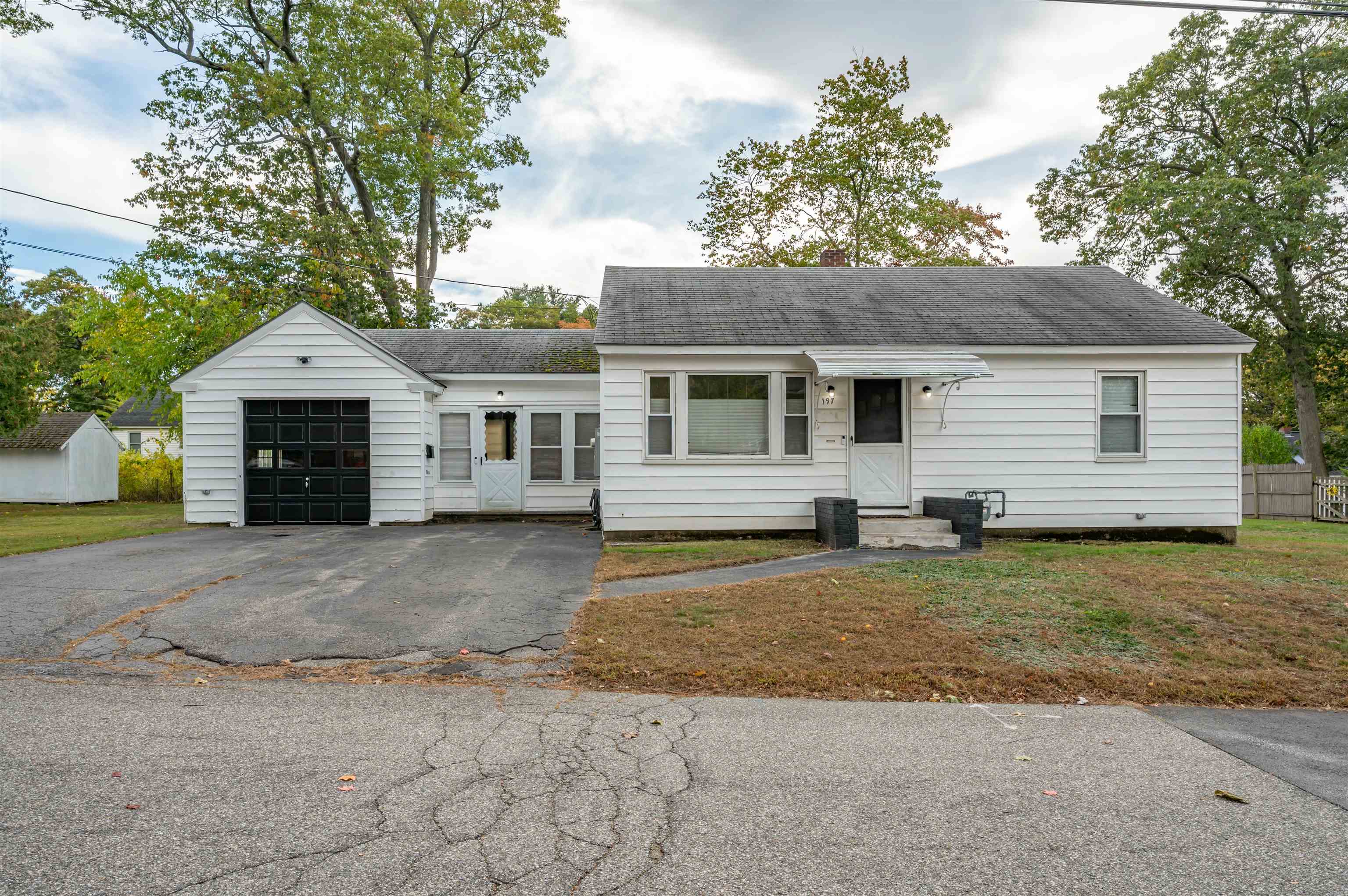 Homes for sale in Manchester, NH | 197 Laxson Ave, Manchester, NH 03103 | MLS# 5066139