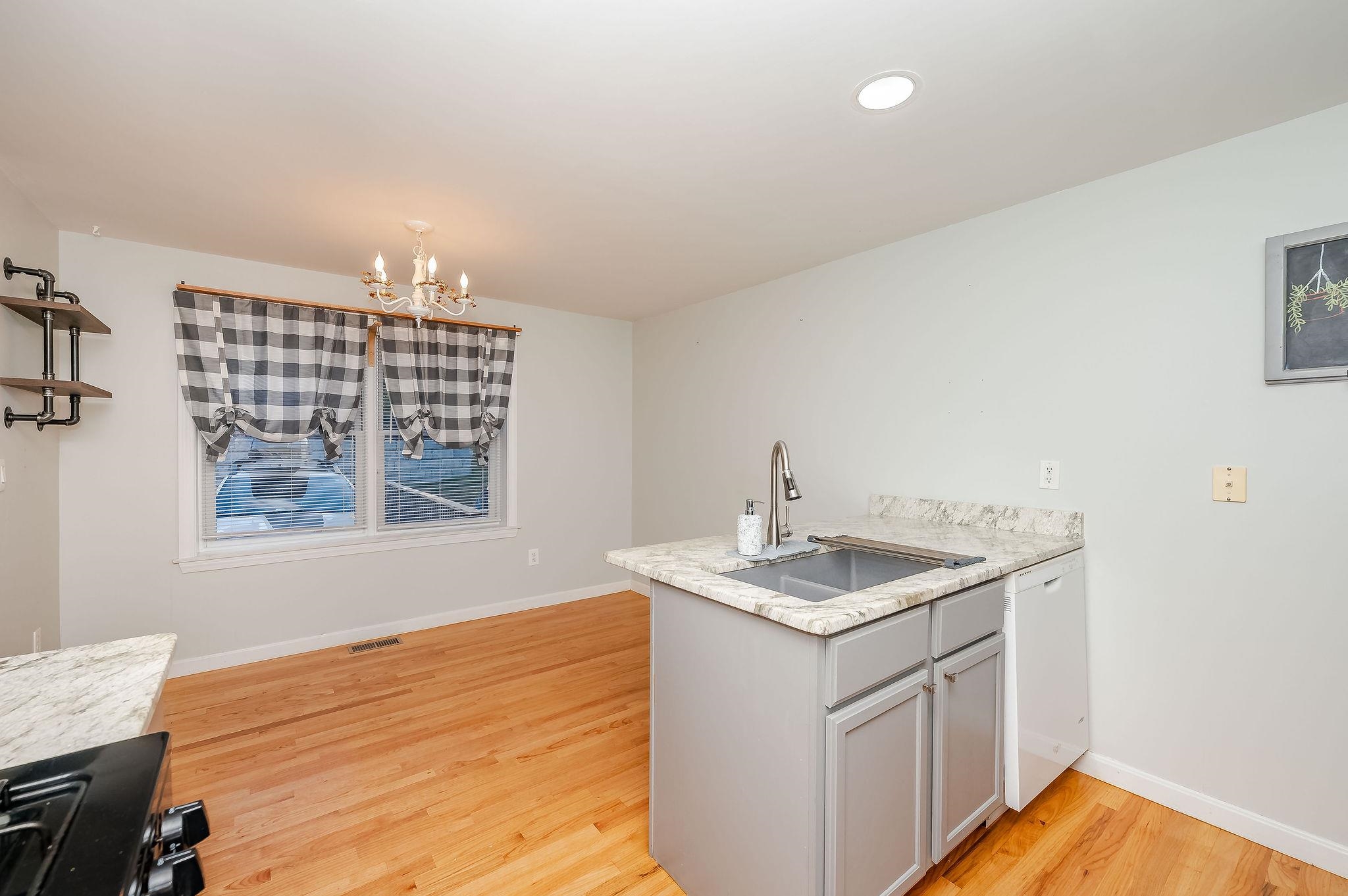 Homes for sale in Rochester, NH | 419 Ledgeview Dr, Rochester, NH 03839 | MLS# 5066170