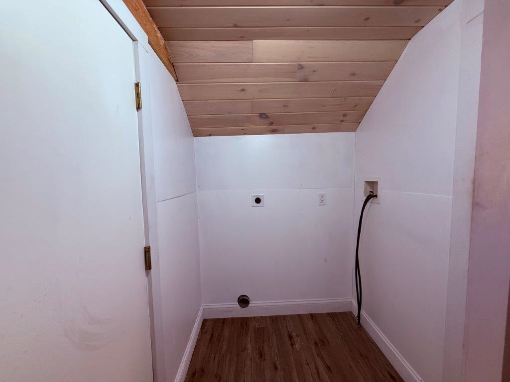 Laundry Hook-ups 24296939