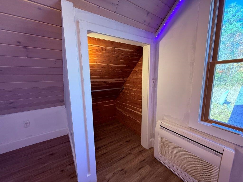 Cedar Lined Closet 24296946