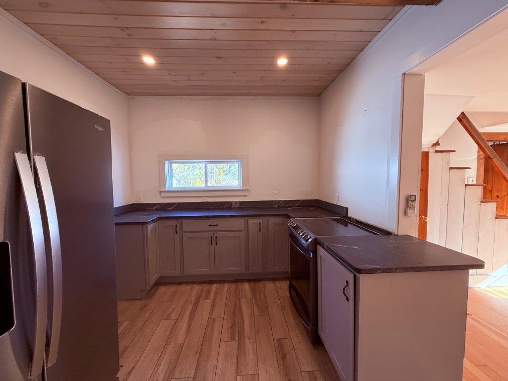 Granite Counter Space 24296931