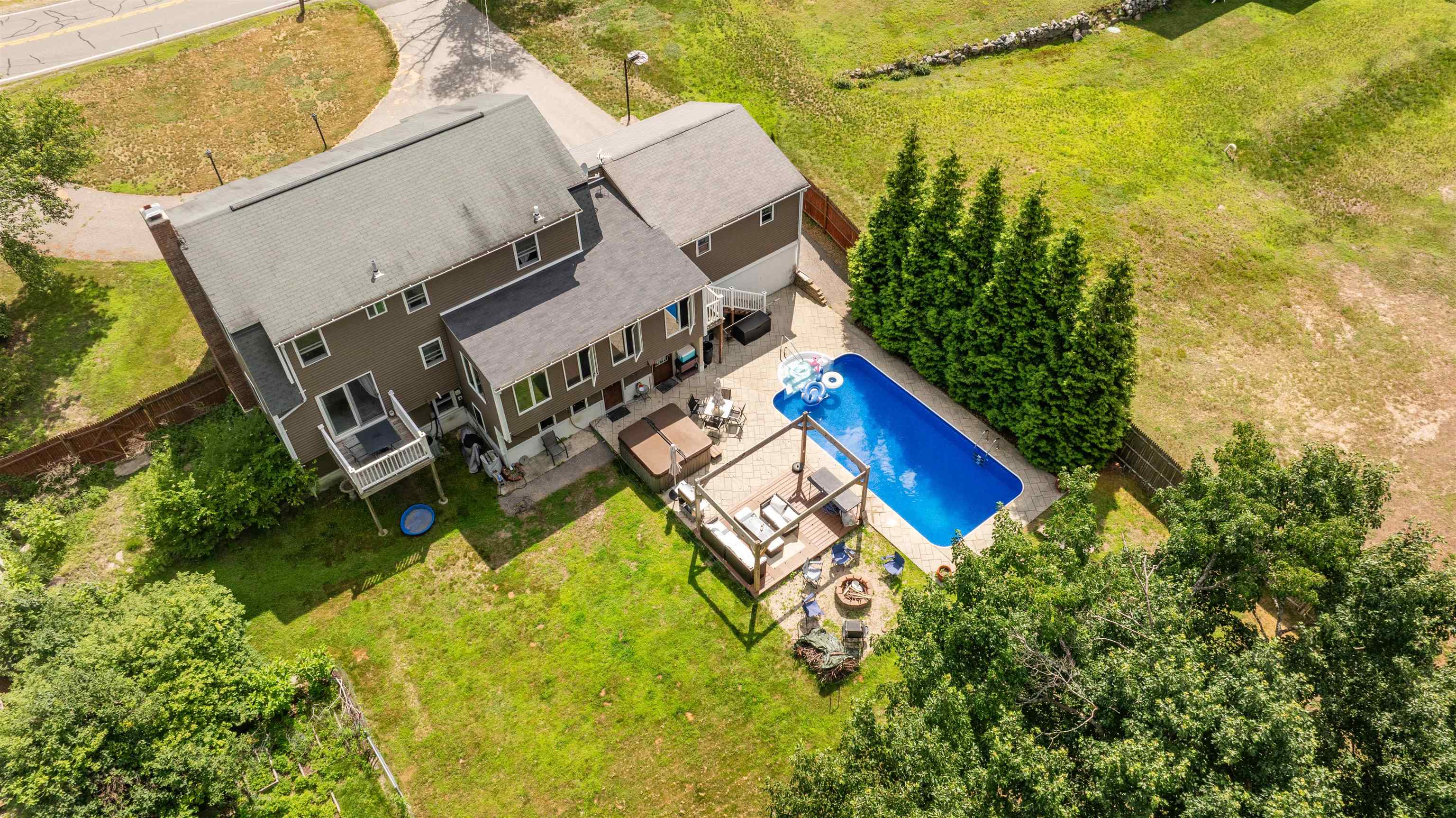 759 Cohas Ave, Manchester, NH 03109