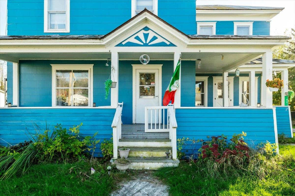 Homes for sale in Alburgh, VT | 42 Vantine Ave, Alburgh, VT 05440 | MLS# 5066401