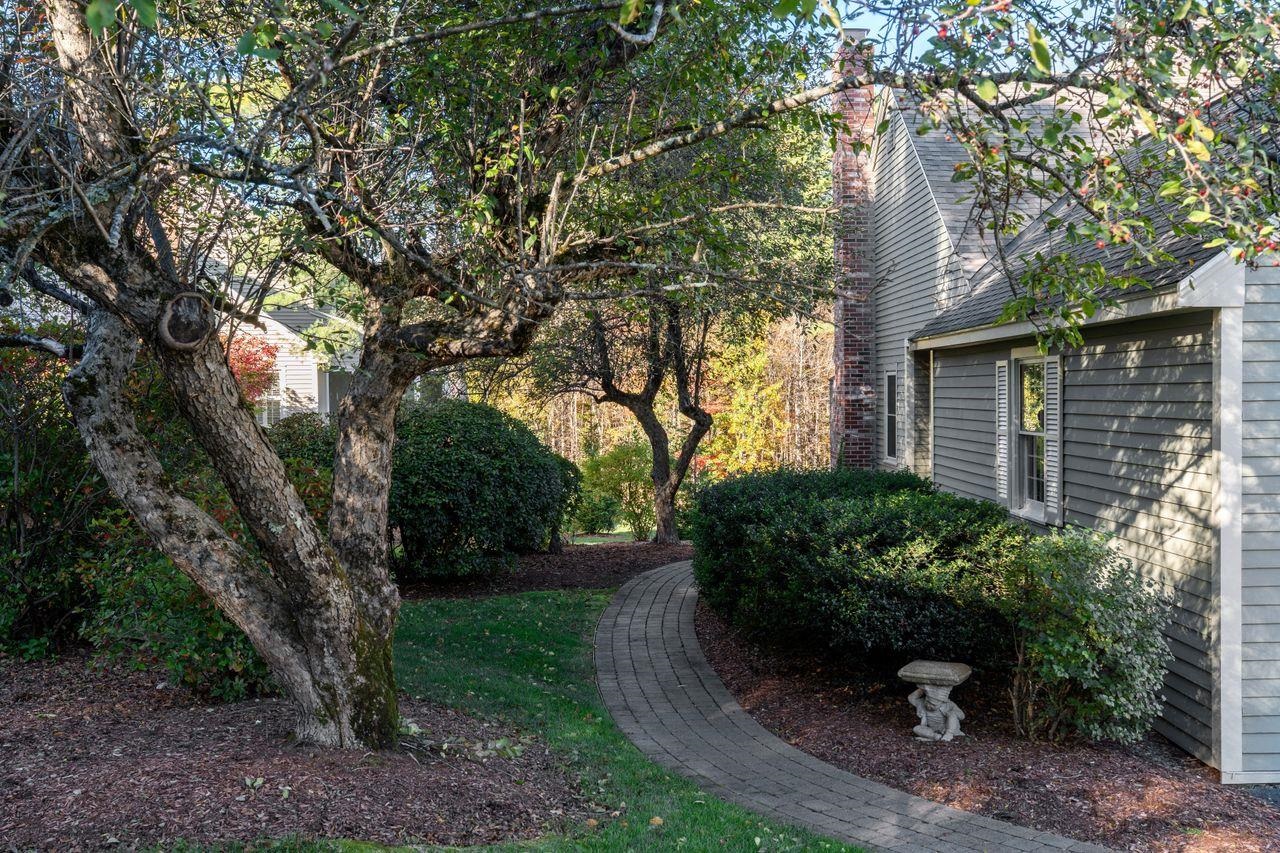 Homes for sale in Amherst, NH | 25 Atherton Ln, Amherst, NH 03031 | MLS# 5066444