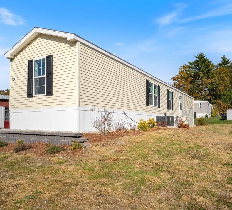 843 High St, Candia, NH 03034