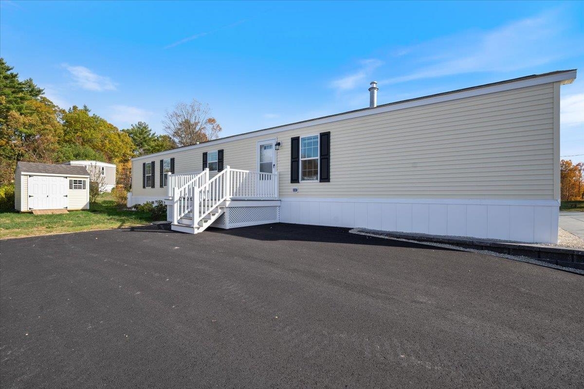 843 High St, Candia, NH 03034