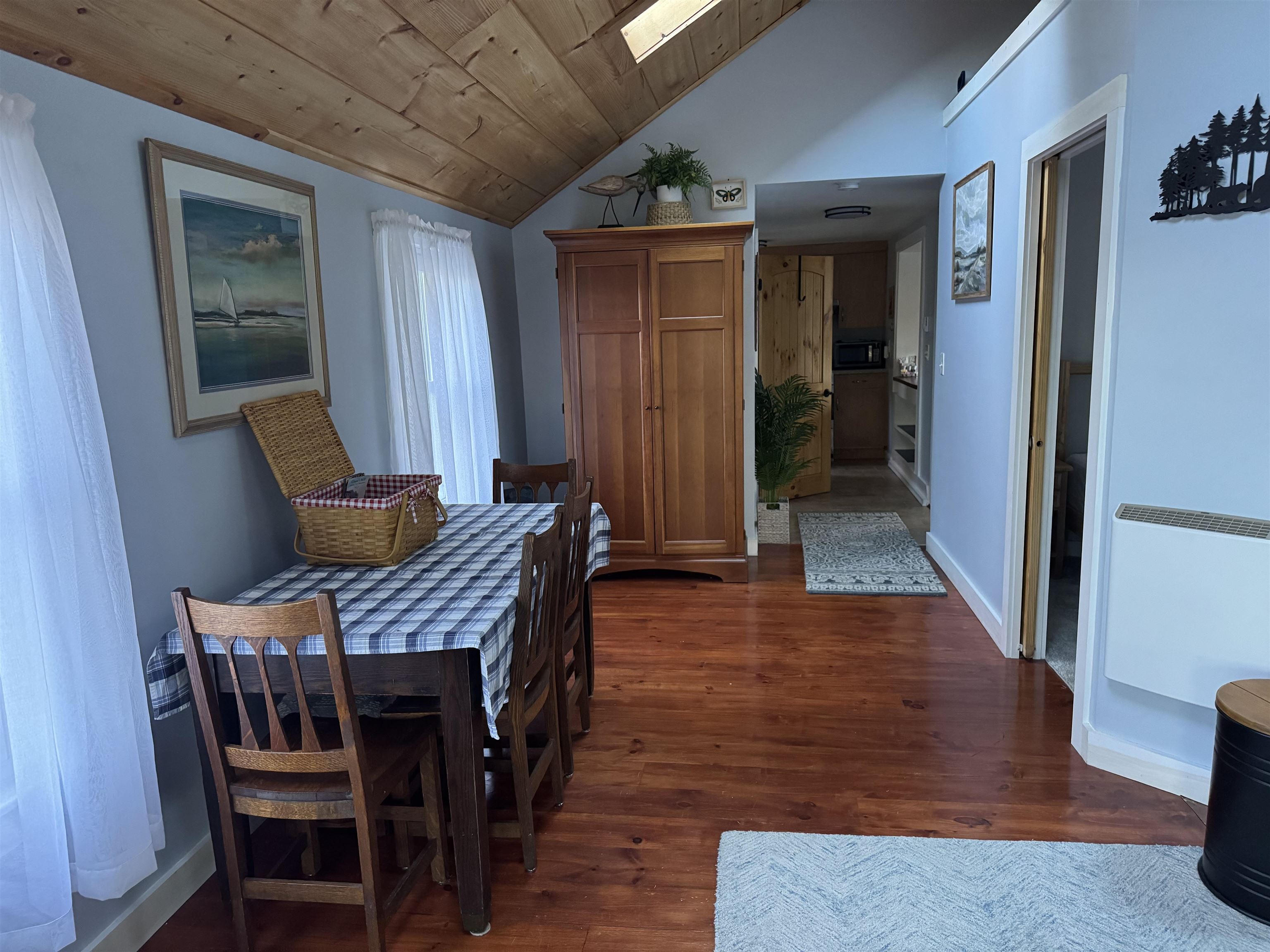 Looking Towards The Kitchen 24312542