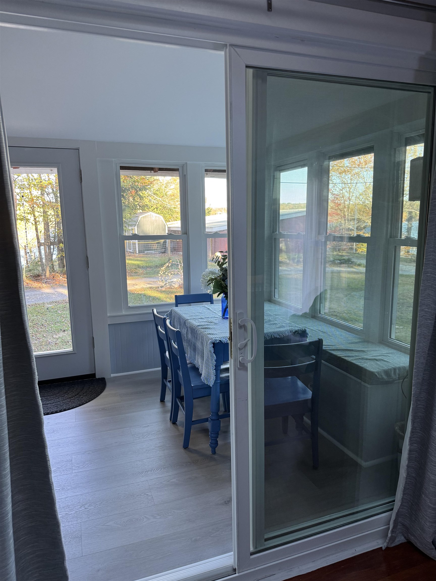 Looking Into Sunroom 24312559