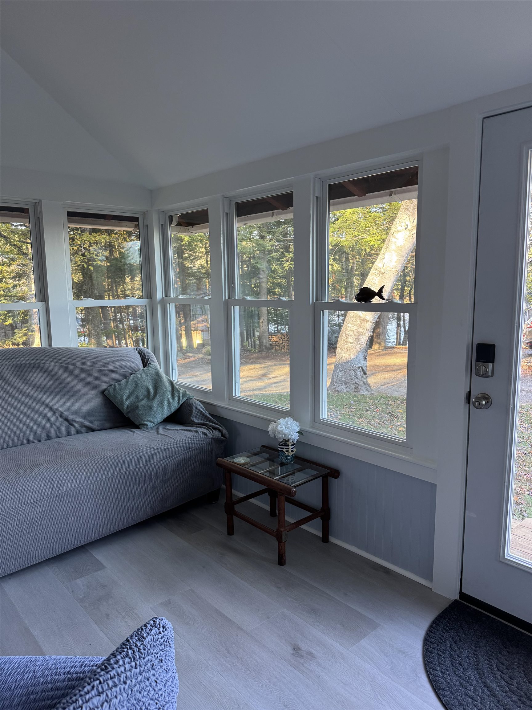 Front Entrance Into Sunroom 24312556